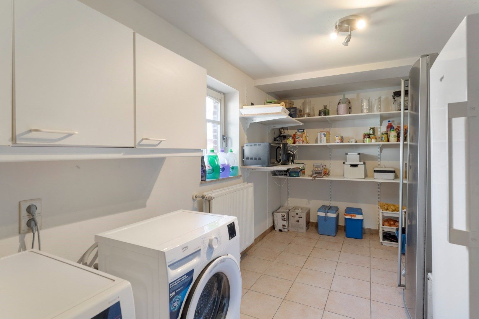 Prachtig gerenoveerde vrijstaande woning met heerlijke tuin met zwembad op 16a16ca foto 9
