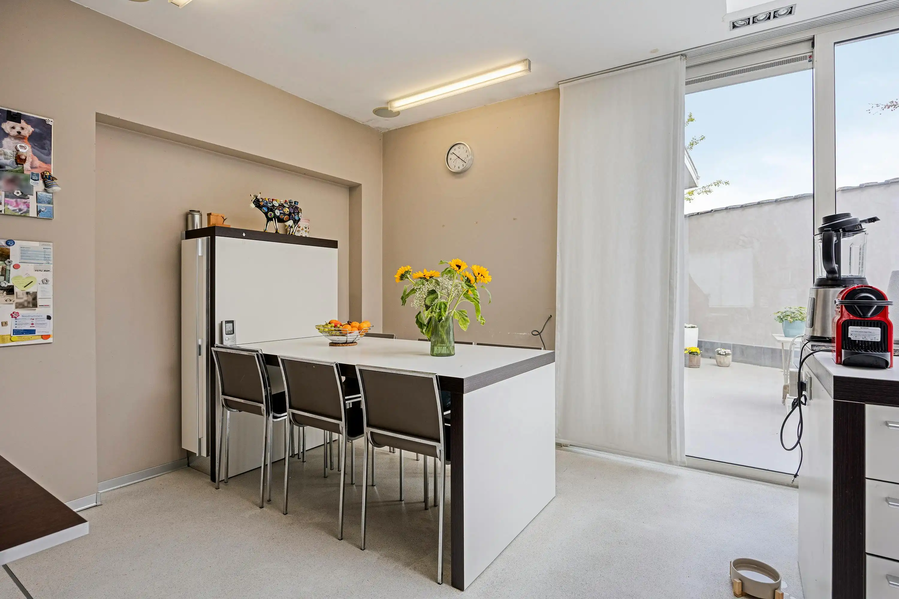 Veelzijdig eigendom met ruime woning, handelspand en magazijn foto 9