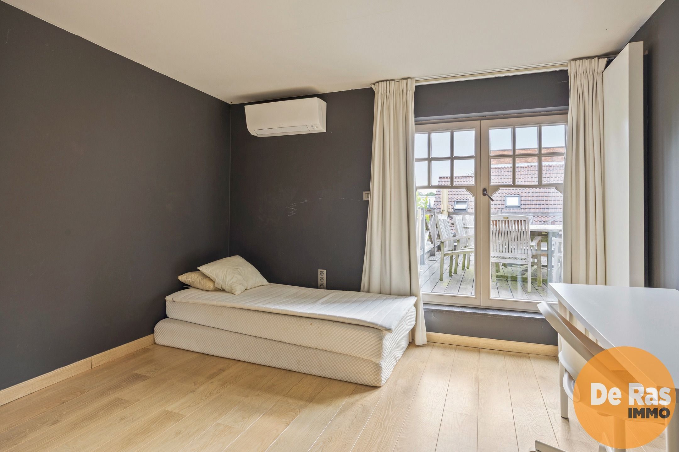 LAARNE - Bloeiende slagerij/traiteurzaak & luxe duplexapp. foto 35