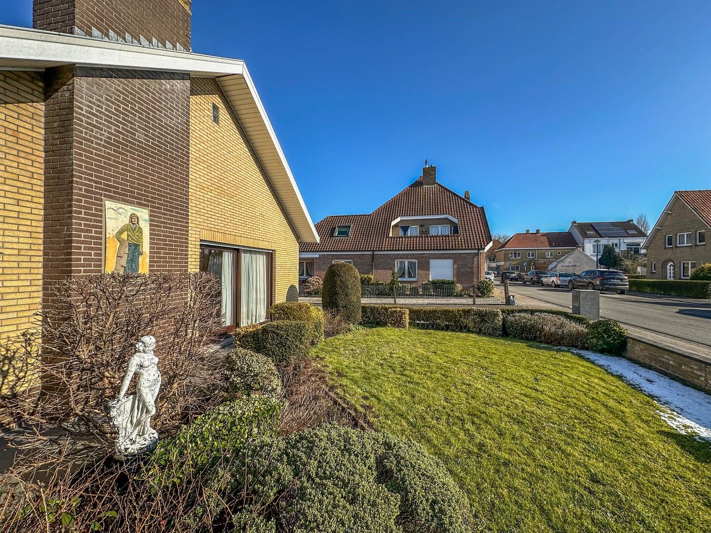 Goed onderhouden villa-bungalow in het hartje van Oostduinkerke-dorp. foto 13