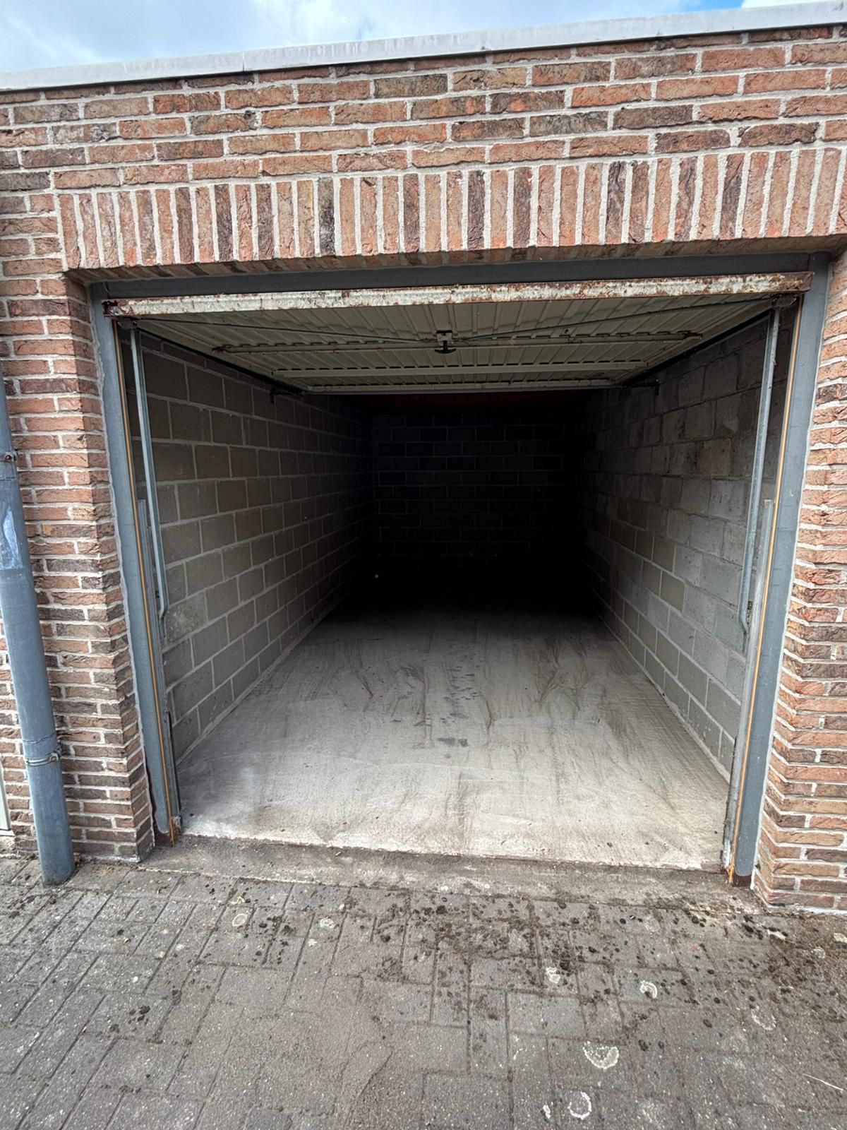 Garagebox op goede locatie vlakbij Corda Campus foto 4