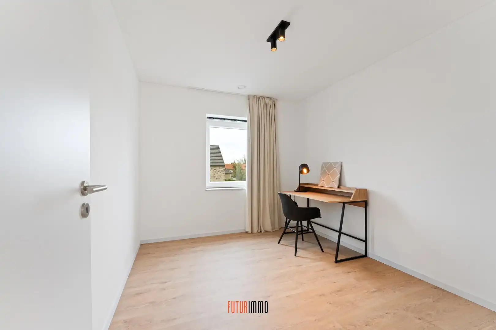 Nieuwbouwwoning met garage foto 8