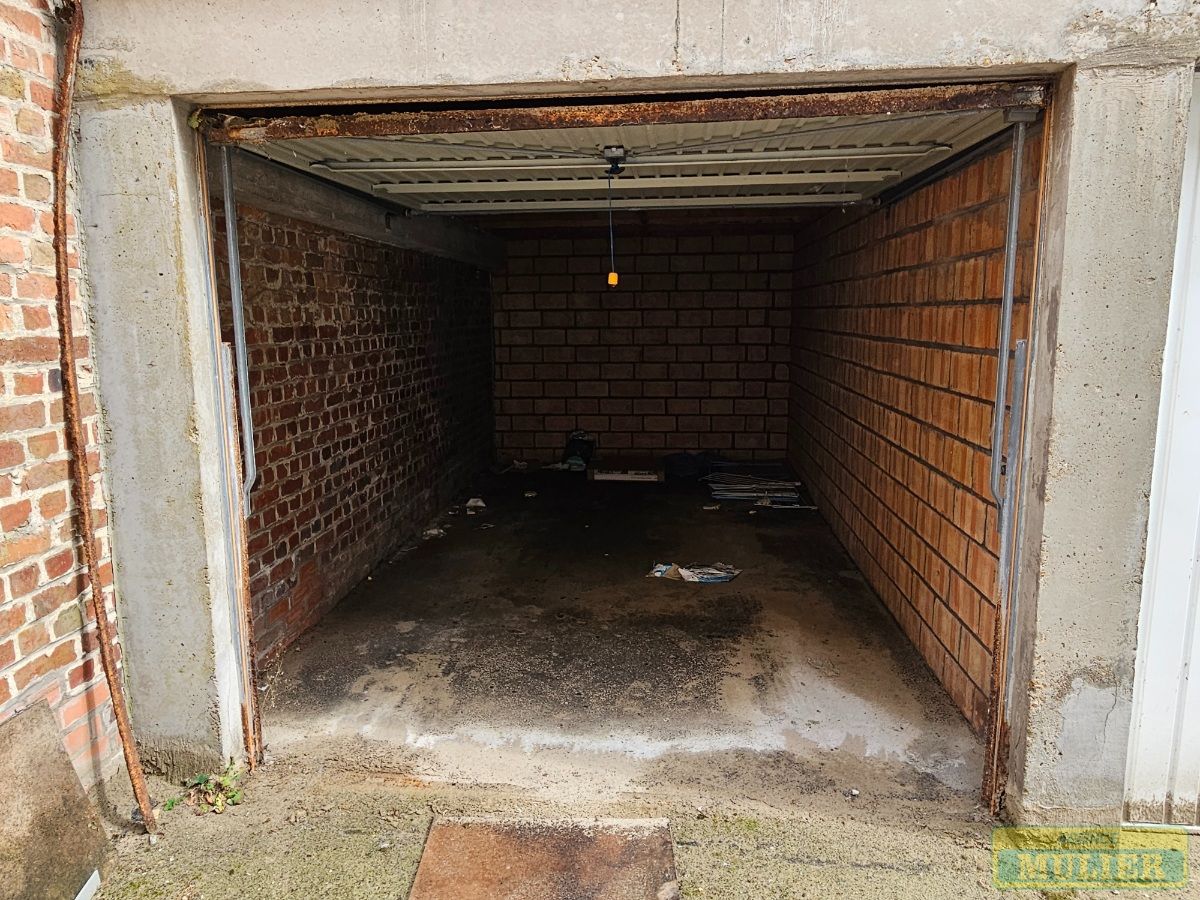 Garage te koop foto {{pictureIndex}}