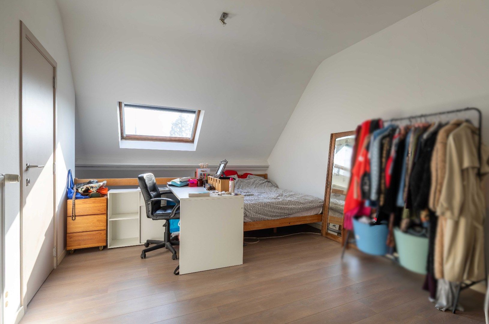 Gezellige, gerenoveerde woning met zonnige tuin nabij station in Sint-Michiels foto 16