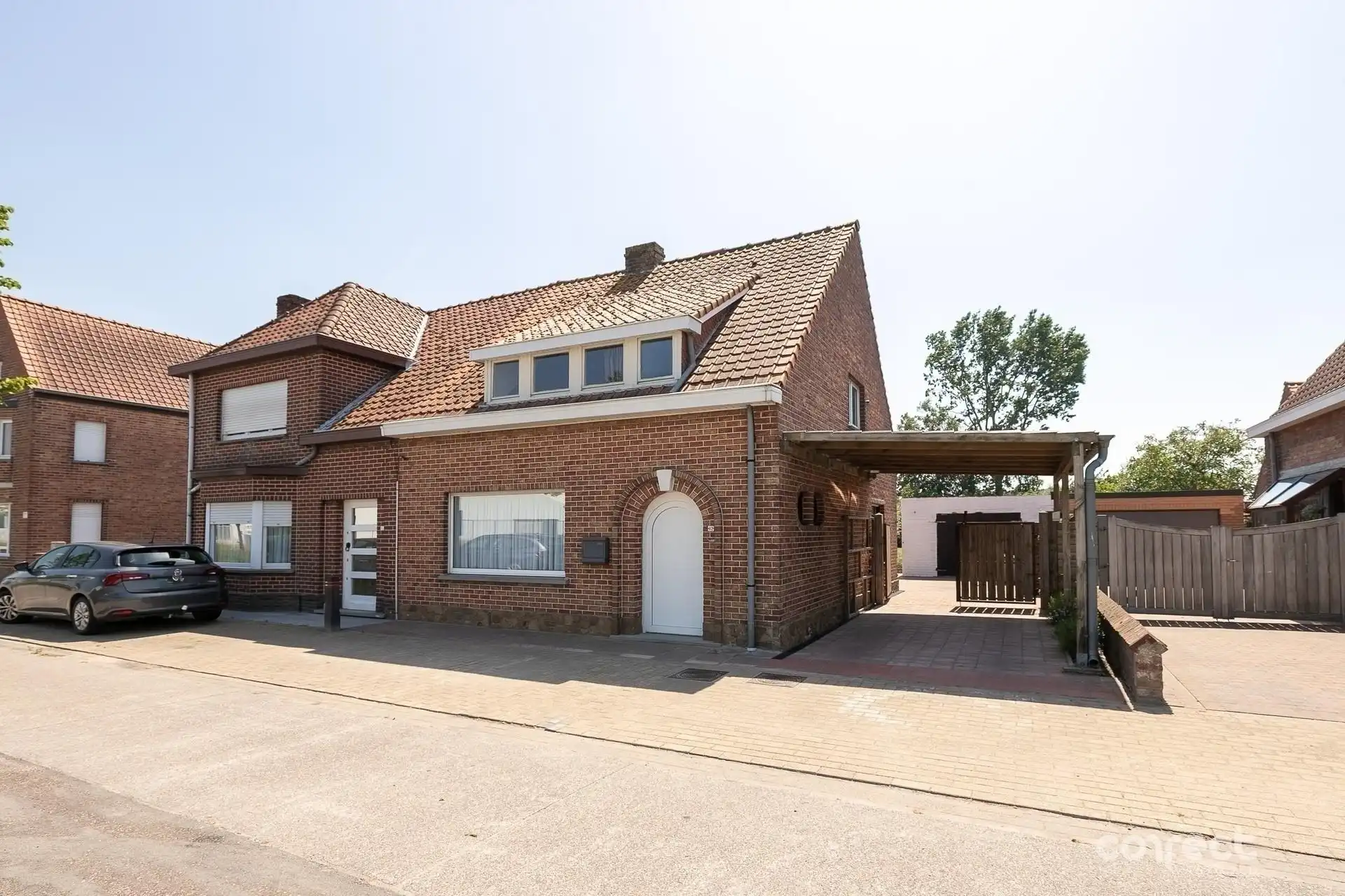 Ruime woning met zuid-gerichte tuin. foto 12