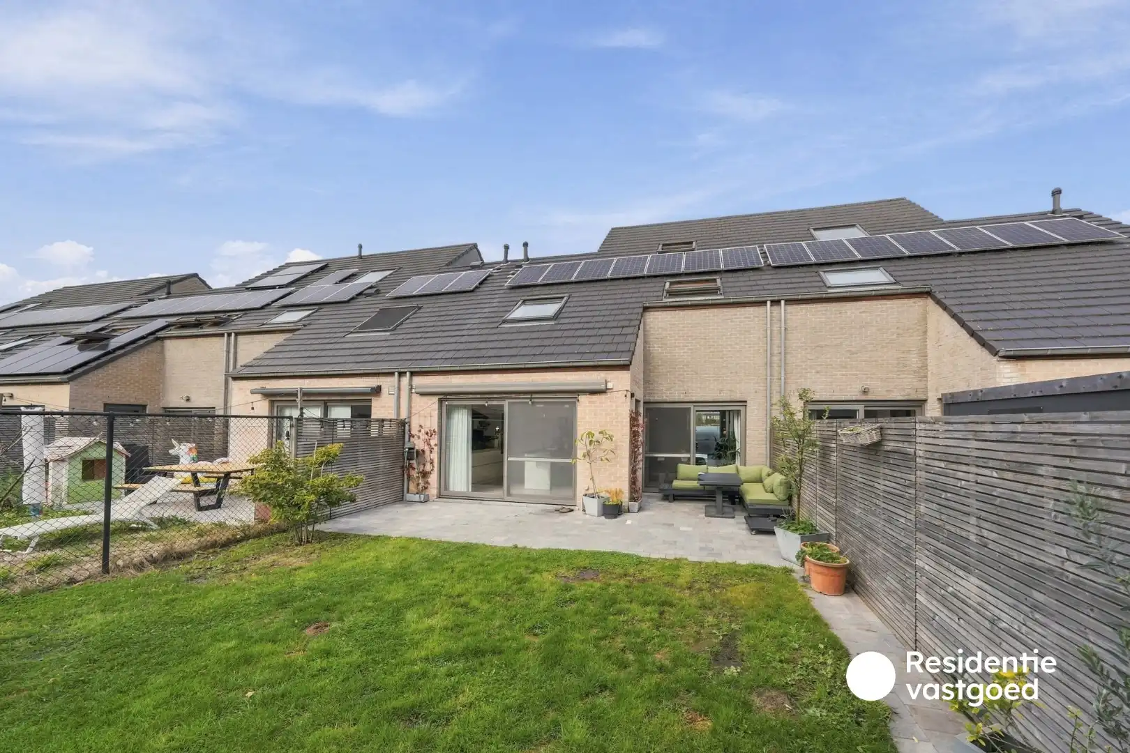 Instapklare woning te koop met garage en tuin! foto 5