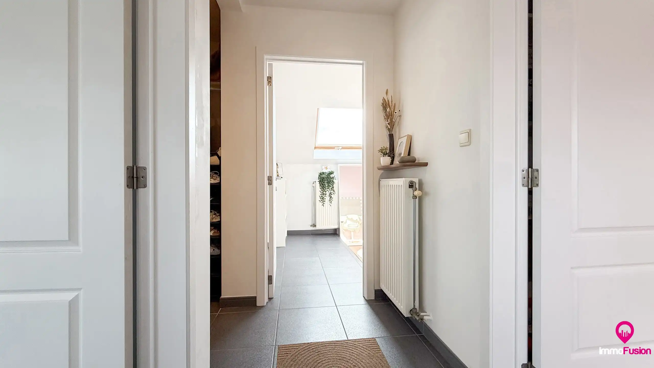 Ruim appartement met 4 slaapkamers en parking in Tuilt! foto 20