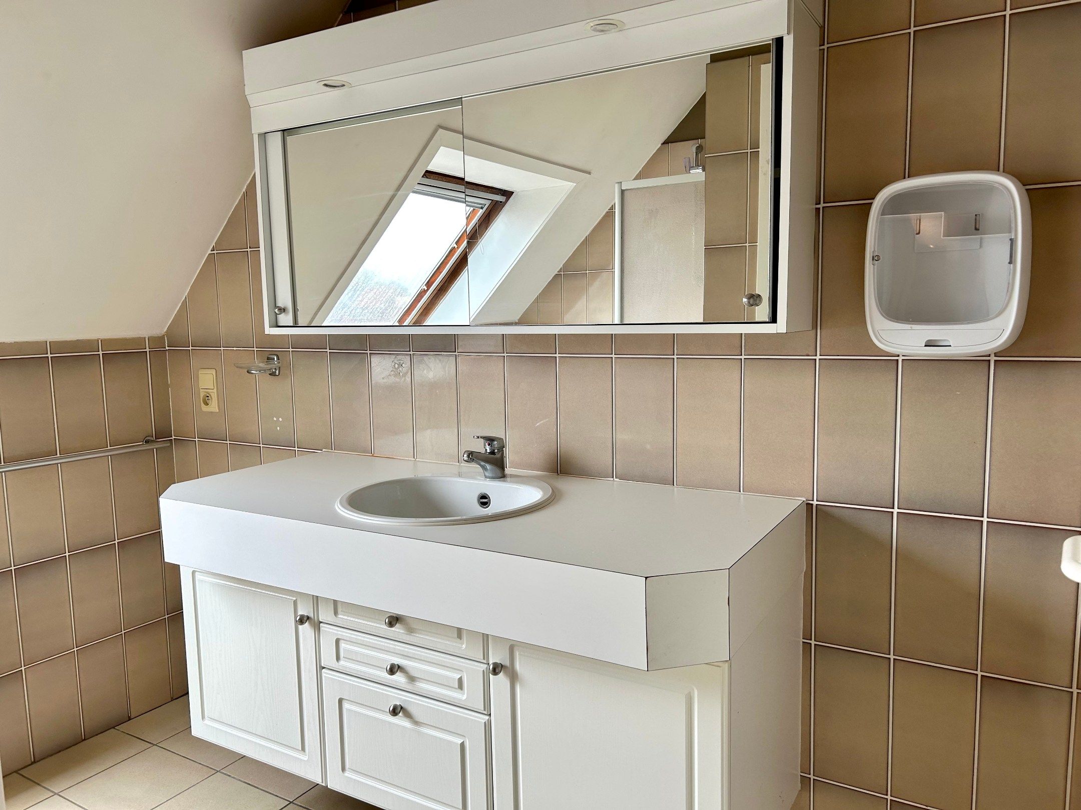 Gezellig duplex-appartement met garagebox in centrum Zulte. foto 7