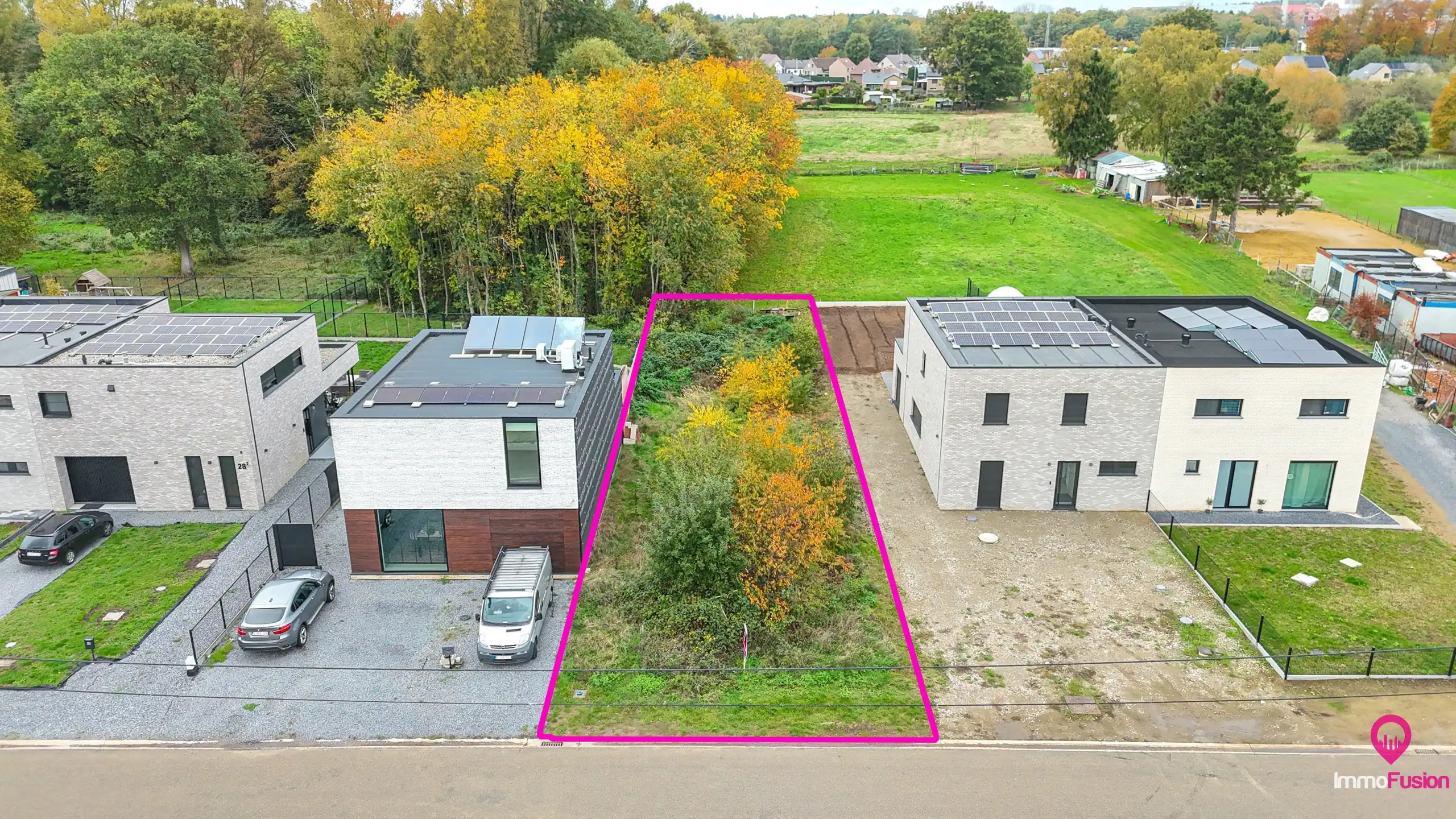 Bouwgrond 30.2 voor HOB in bosrijke omgeving! foto {{pictureIndex}}