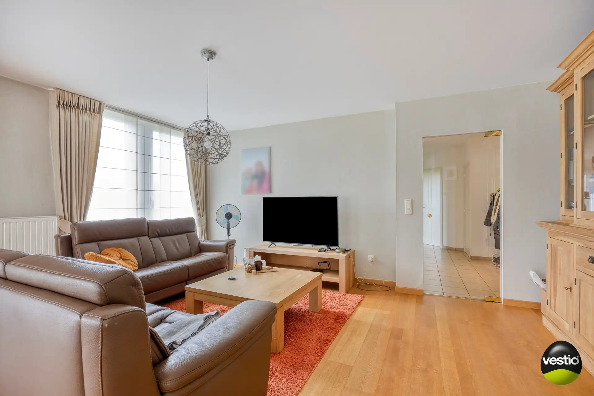 Aangenaam, lichtrijk hoekappartement met 2 slaapkamers en parking in de Heilig-Hartwijk foto 7