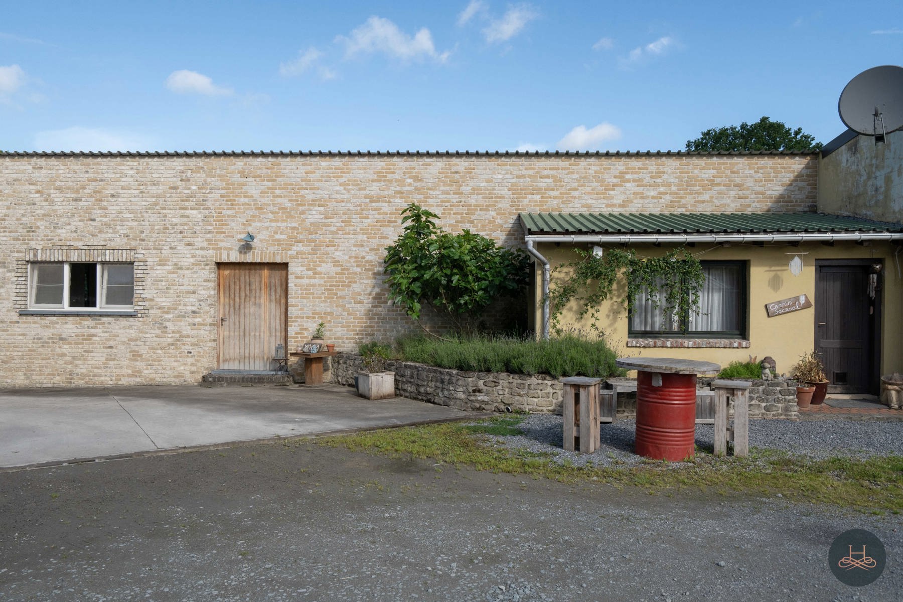 Unieke hoeve met vijver en paardenweide op 2,5ha  foto 7