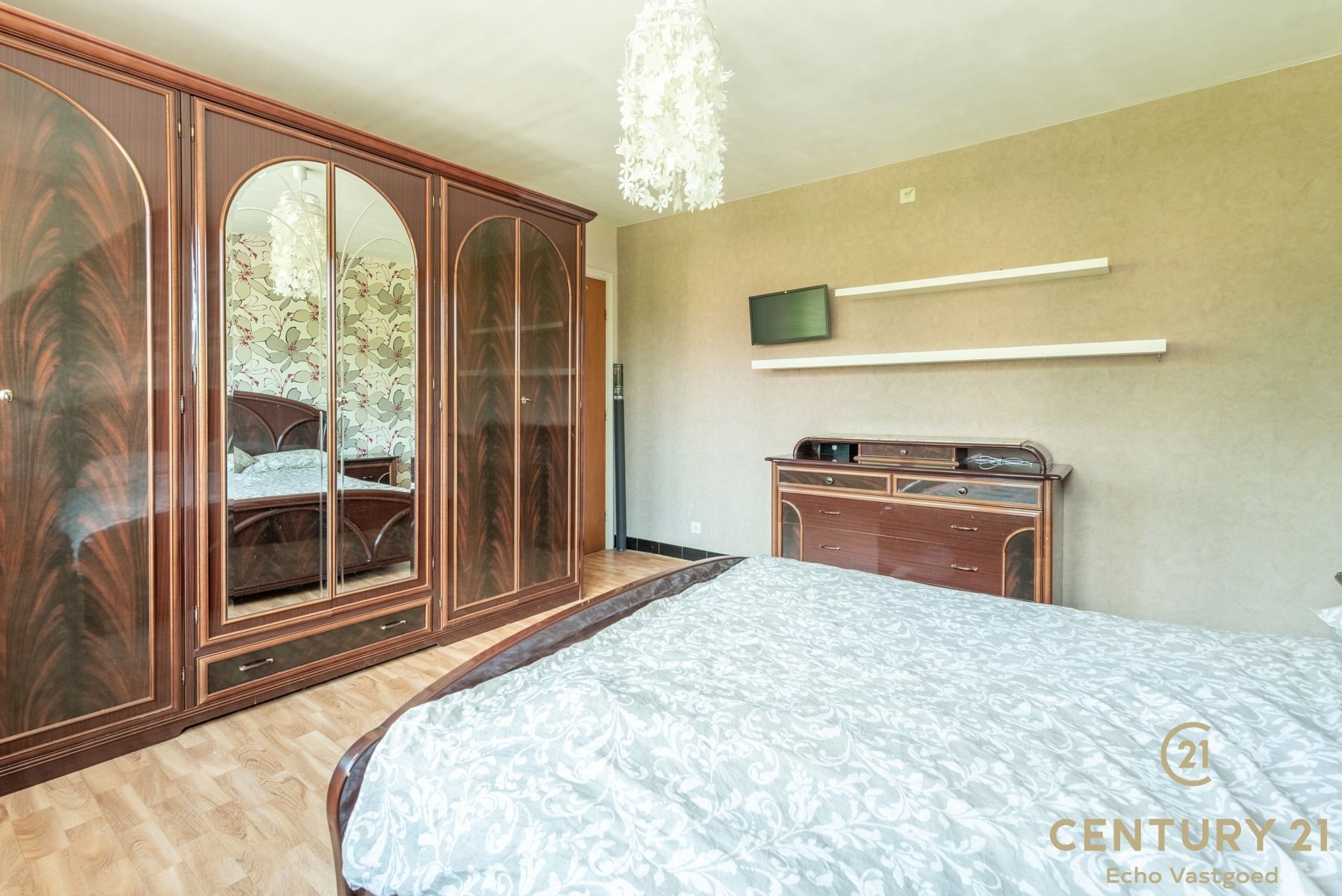 Charmante deels gerenoveerde woning met gezellige tuin foto 19