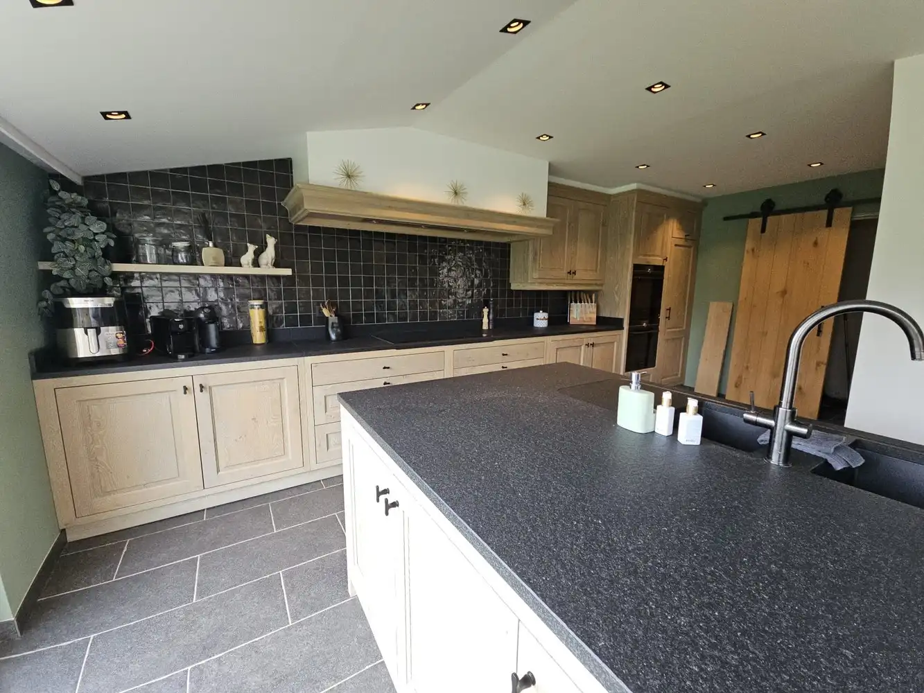 Karaktervolle halfopen woning met authentieke uitstraling foto 7