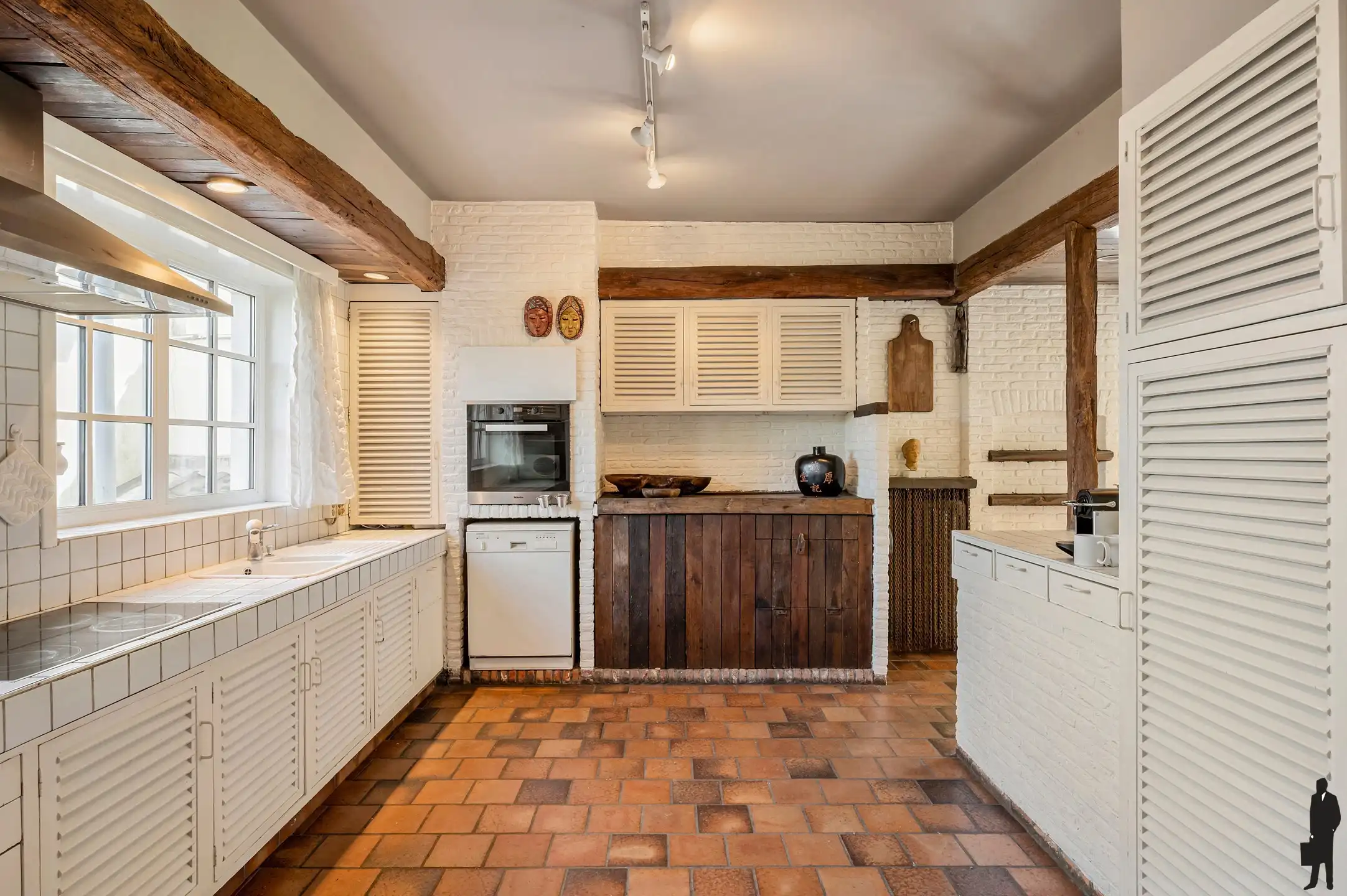 Uniek landhuis met ruim bijgebouw op riant perceel van 4.855 m², pal zuid georiënteerd foto 5