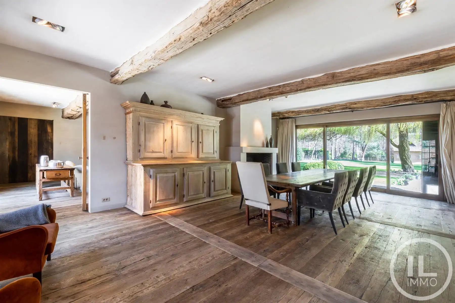 Schitterend domein van 7,7 ha met prachtige villa, zwembad, guesthouse, ruime schuur en uitgebreide paardenfaciliteiten. foto 10