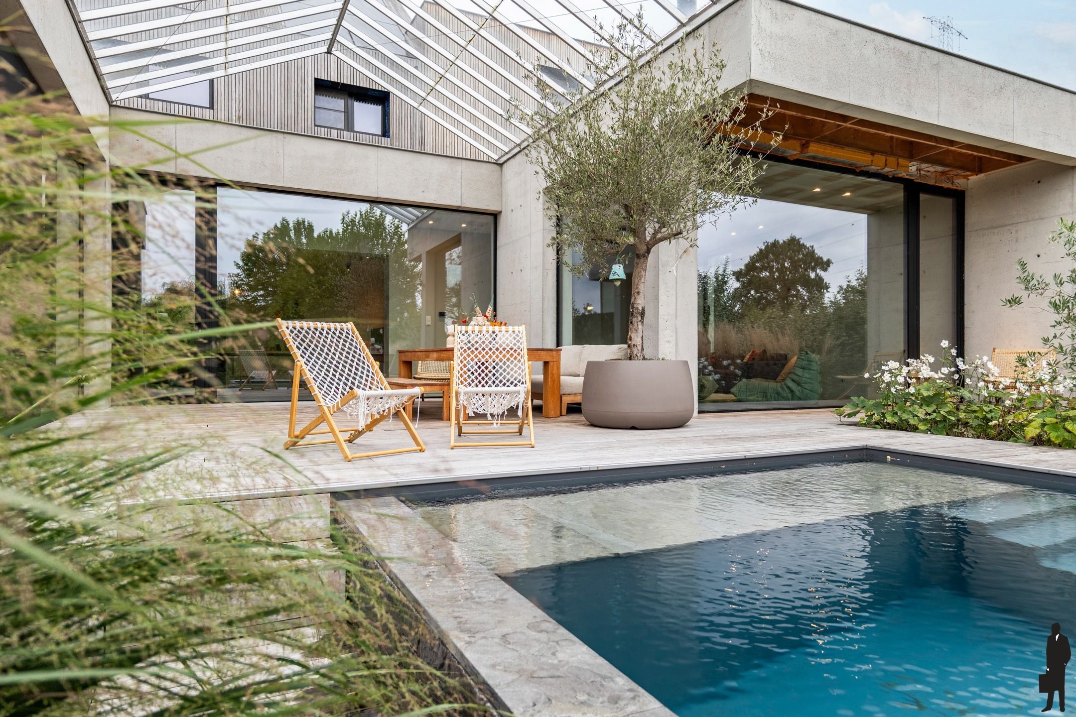 Uitzonderlijk gelegen architectenvilla op grond van 2.001m² foto 22