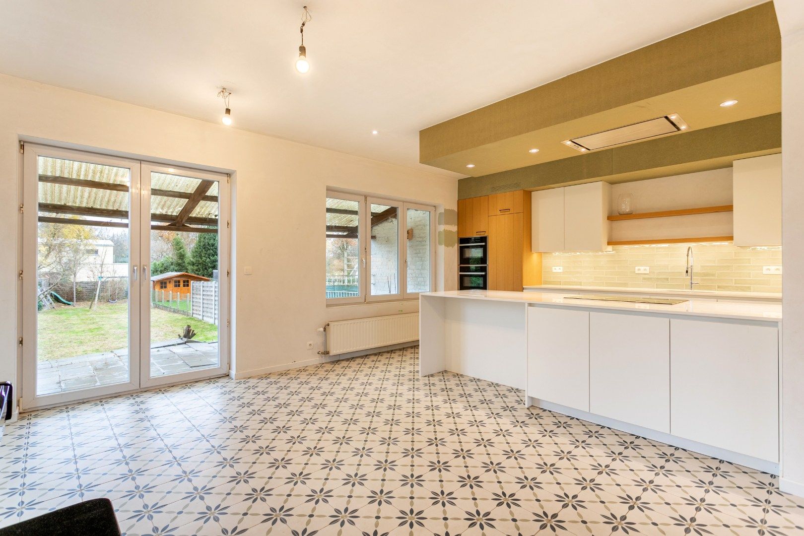 Instapklare woning met 4 slpk op perceel van 5a 45ca foto 13