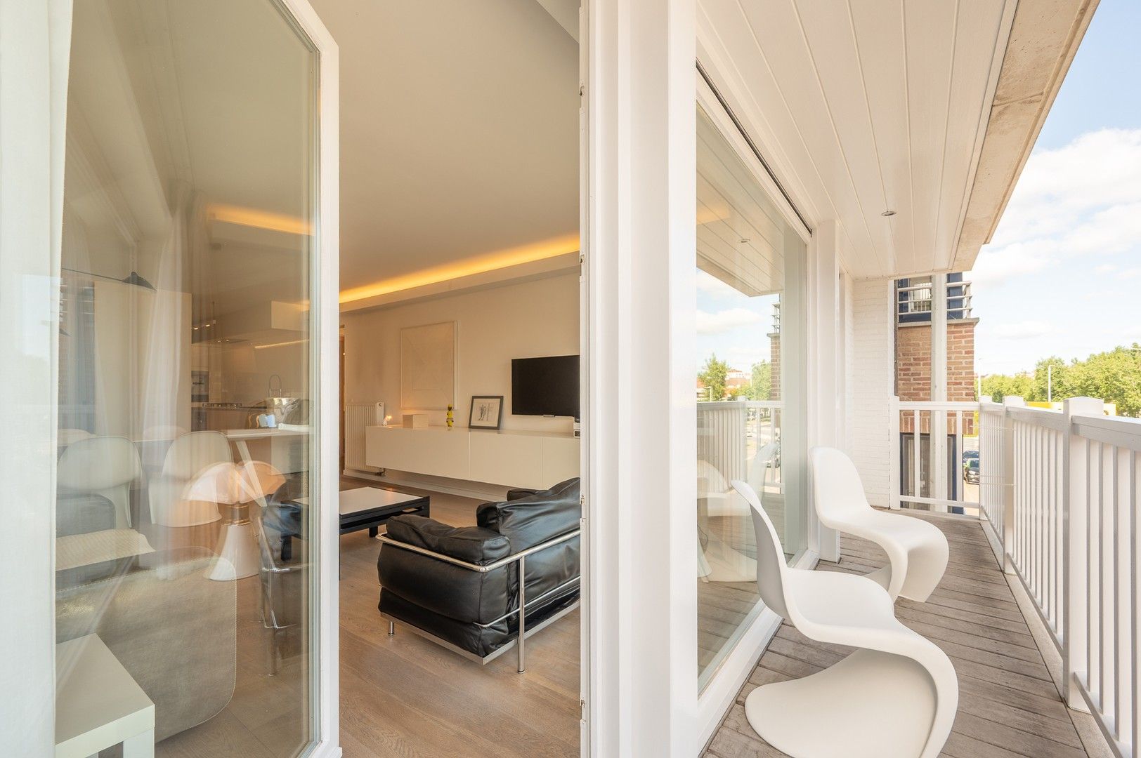 Lichtrijk 2-slaapkamer appartement met open zicht over het Abraham Hansplein. foto 11