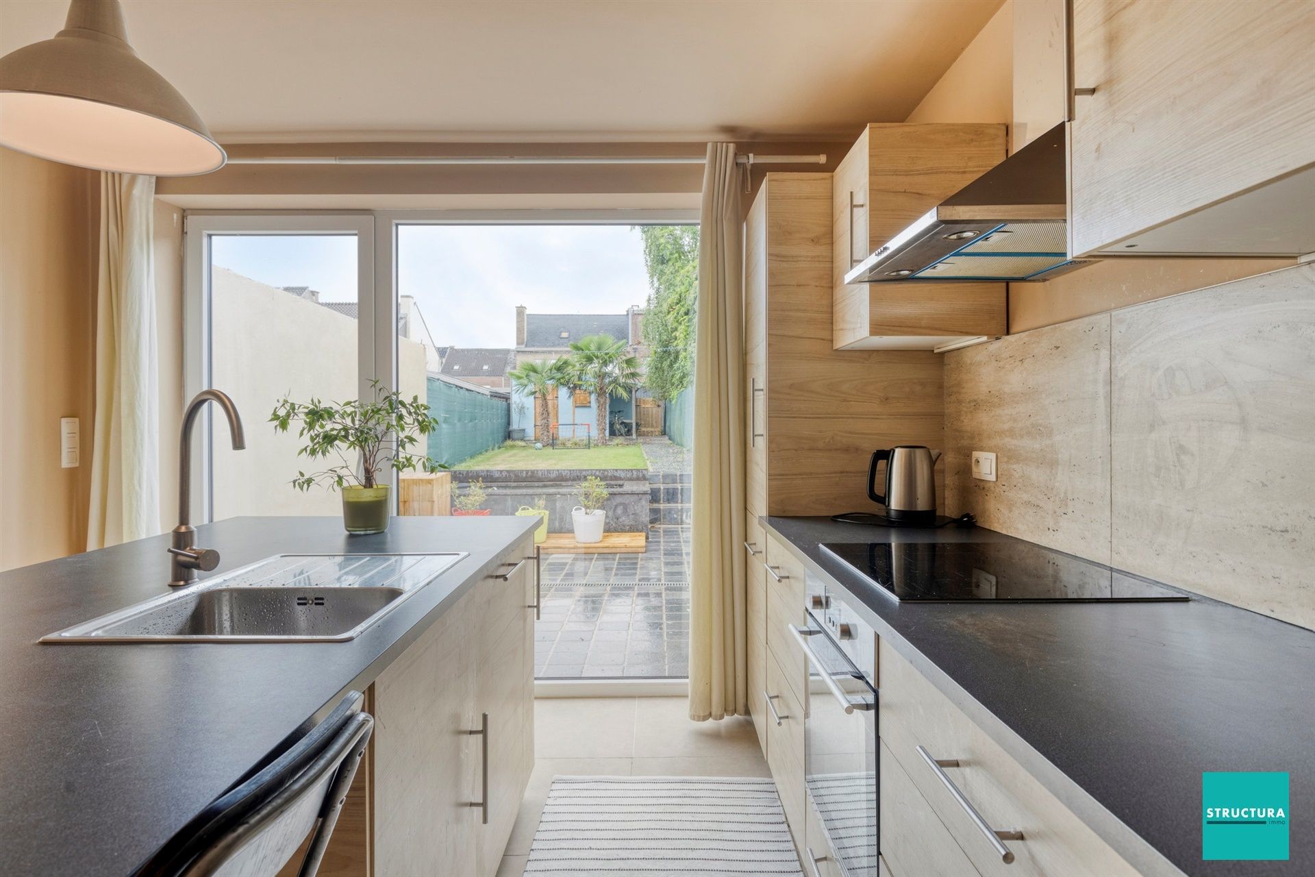Volledig gerenoveerde woning nabij het centrum foto 6