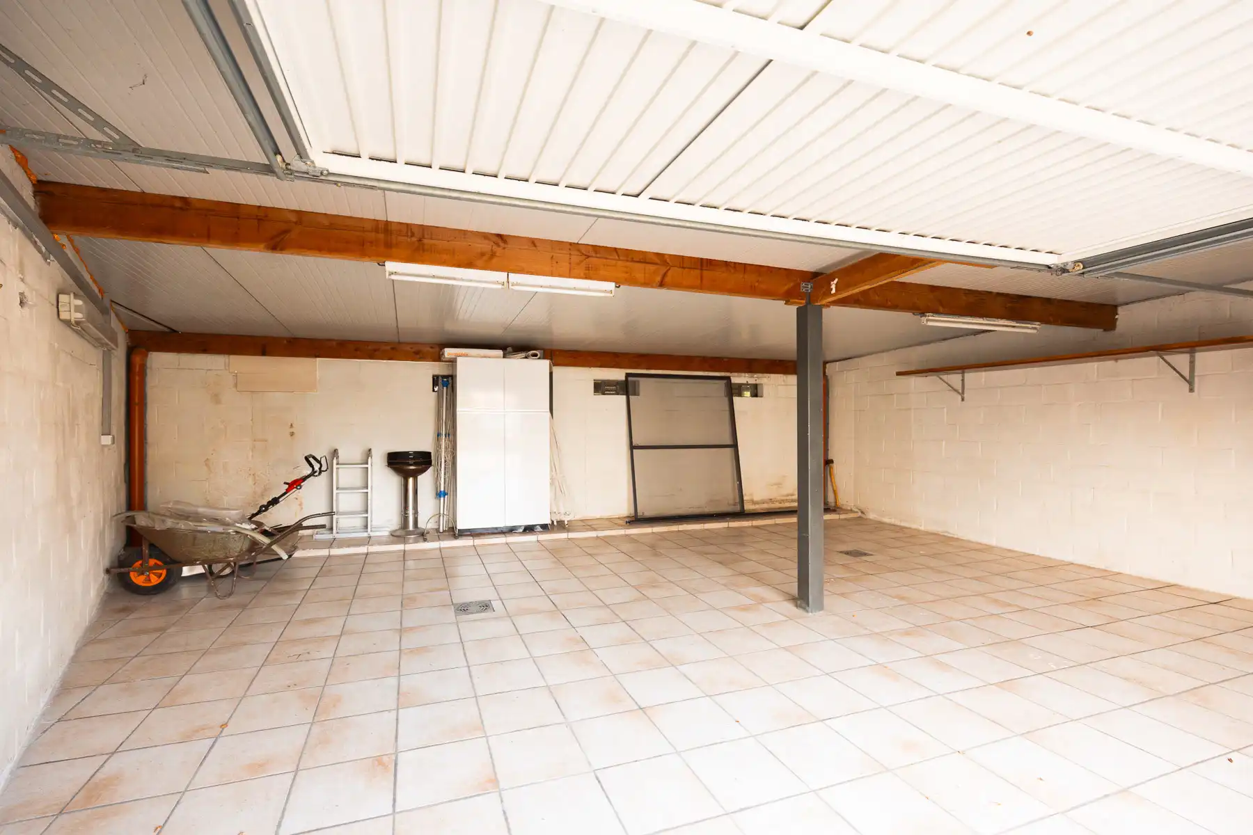 Ruime woonst met tuin, studio en veel parkeermogelijkheid foto 28