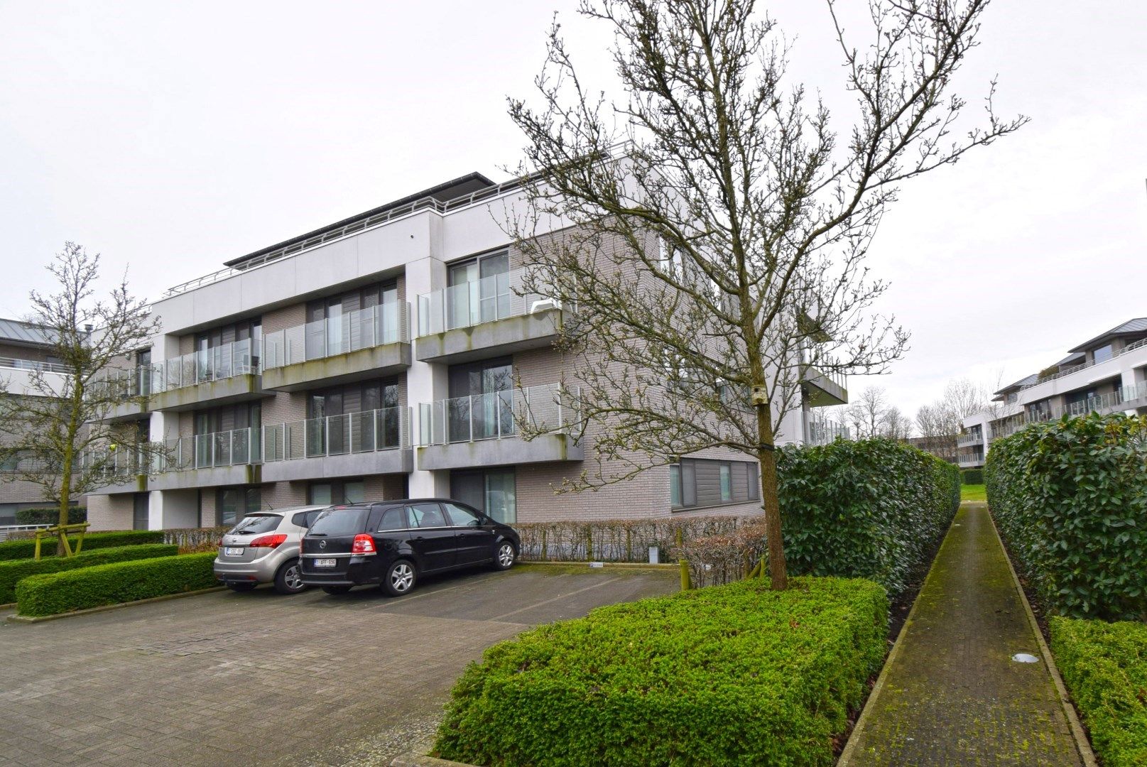 ZEER RESIDENTIEEL NIEUWBOUW APPARTEMENT foto 2
