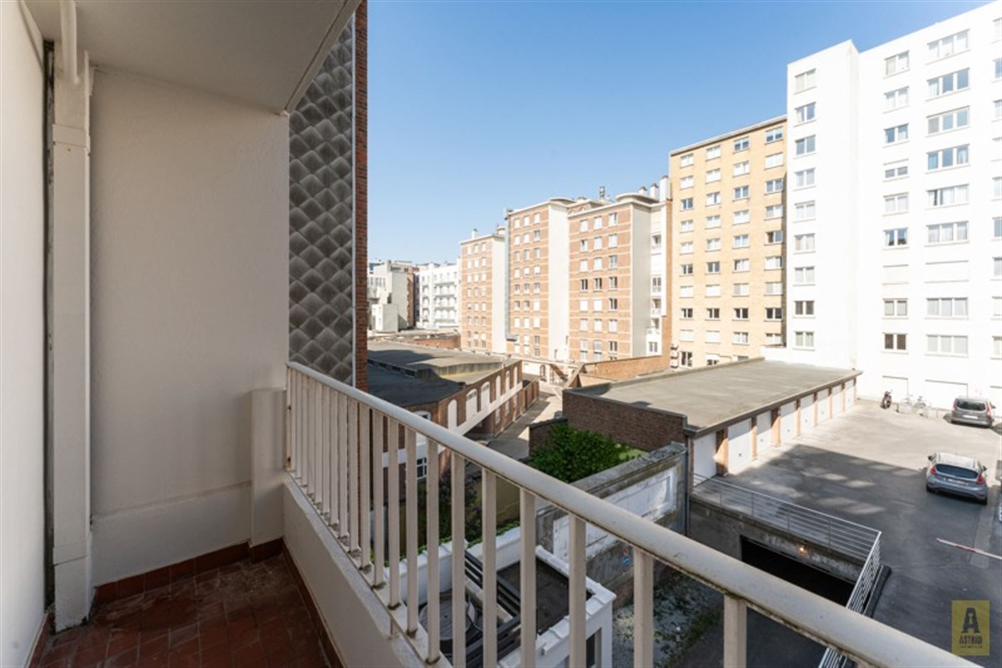 Instapklaar zonnig appartement in centrum en vlak aan de dijk! foto 17