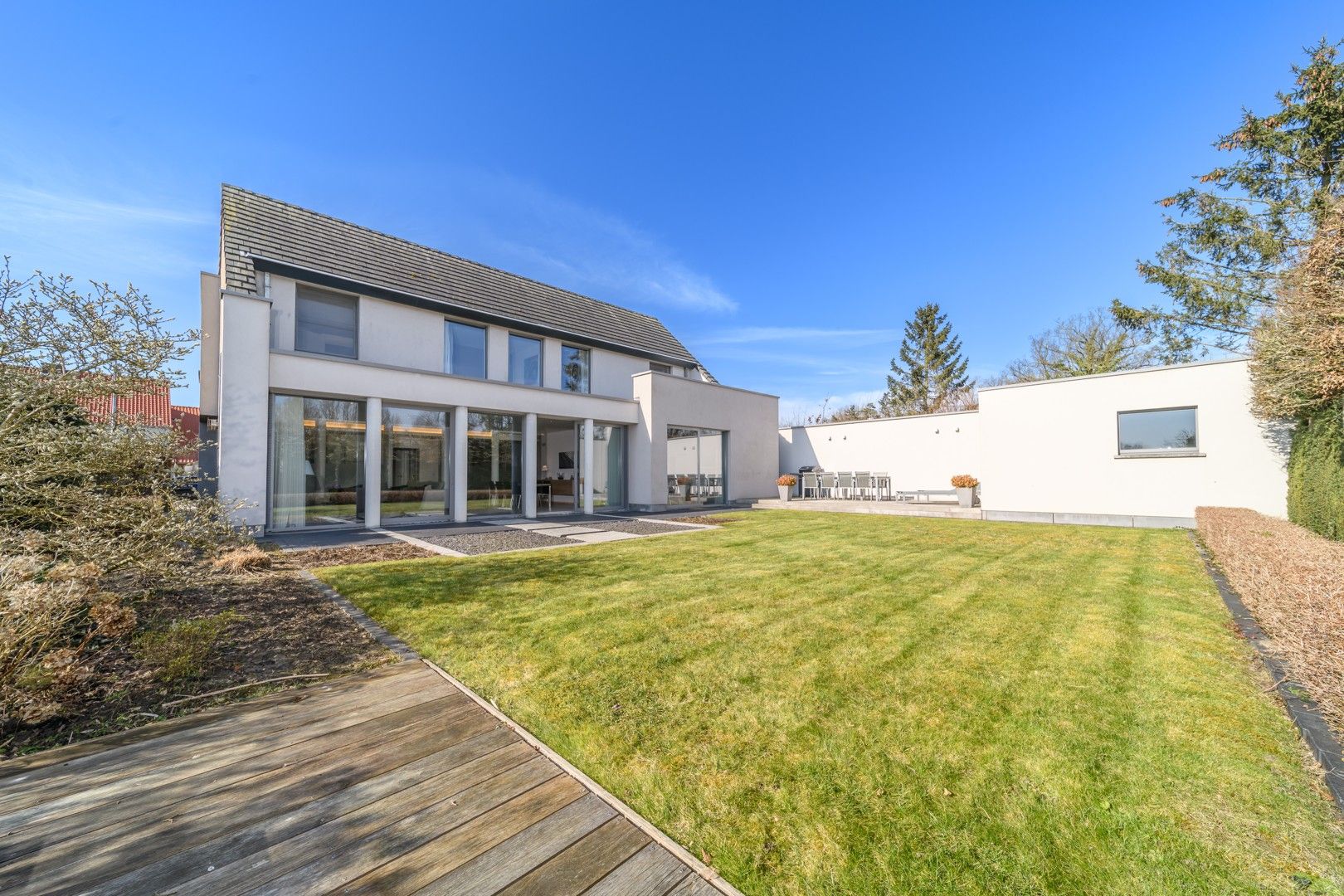 Zeer ruime en kwalitatief afgewerkte villa te Gijzegem foto 21