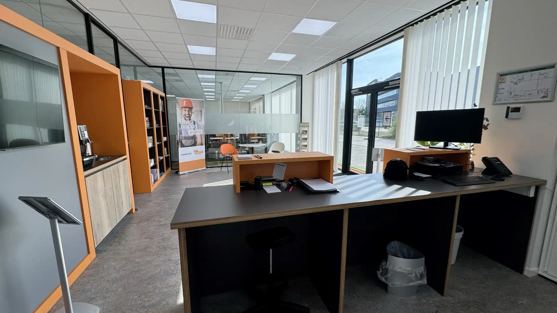 Loods met kantoor te huur nabij E19 in Mechelen foto 3