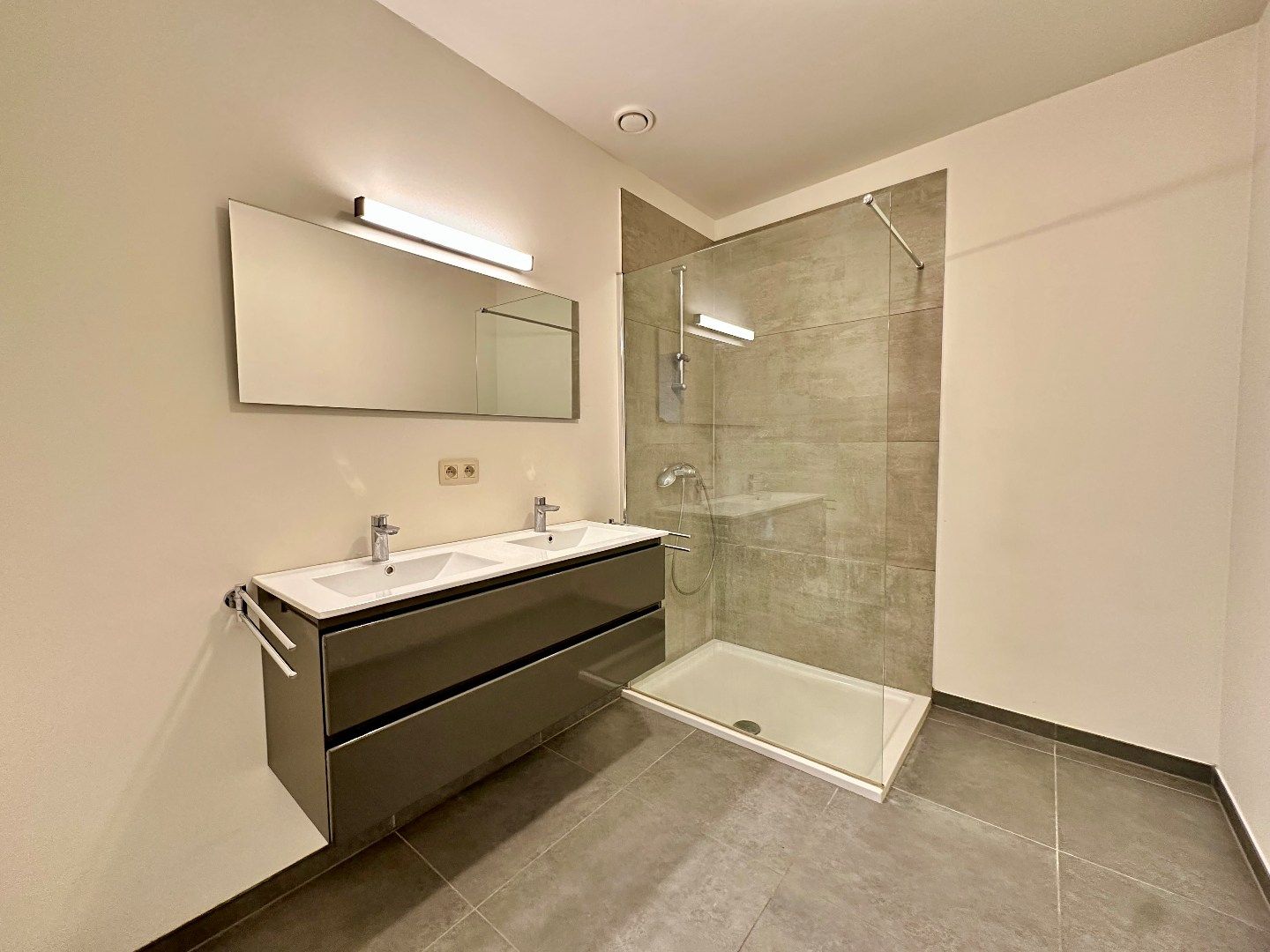 Ruim en energiezuinig appartement in het centrum van Tongeren met 2 slaapkamers foto 8