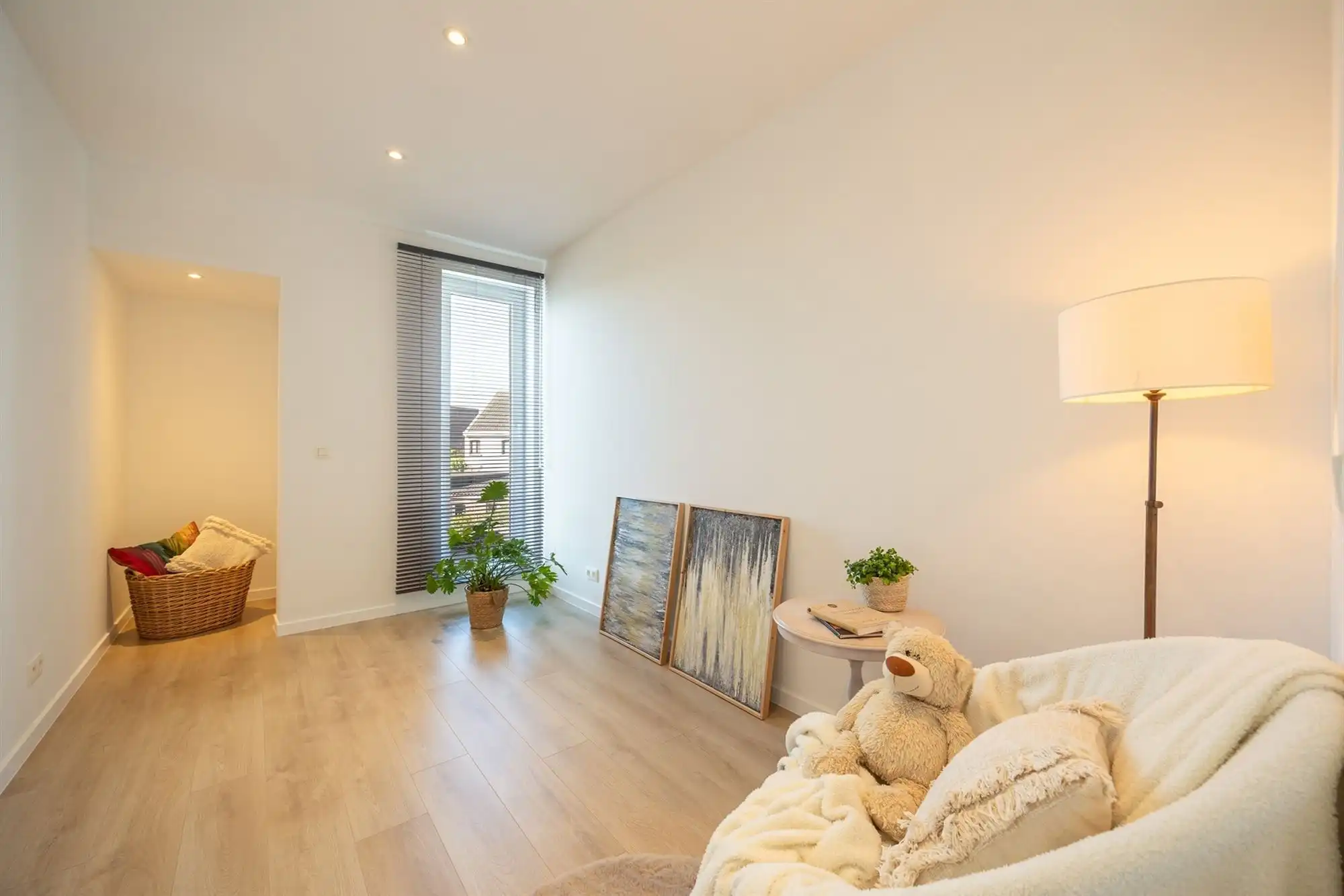 Volledig gerenoveerde woning met 3 slpkmrs en stadskoer foto 19