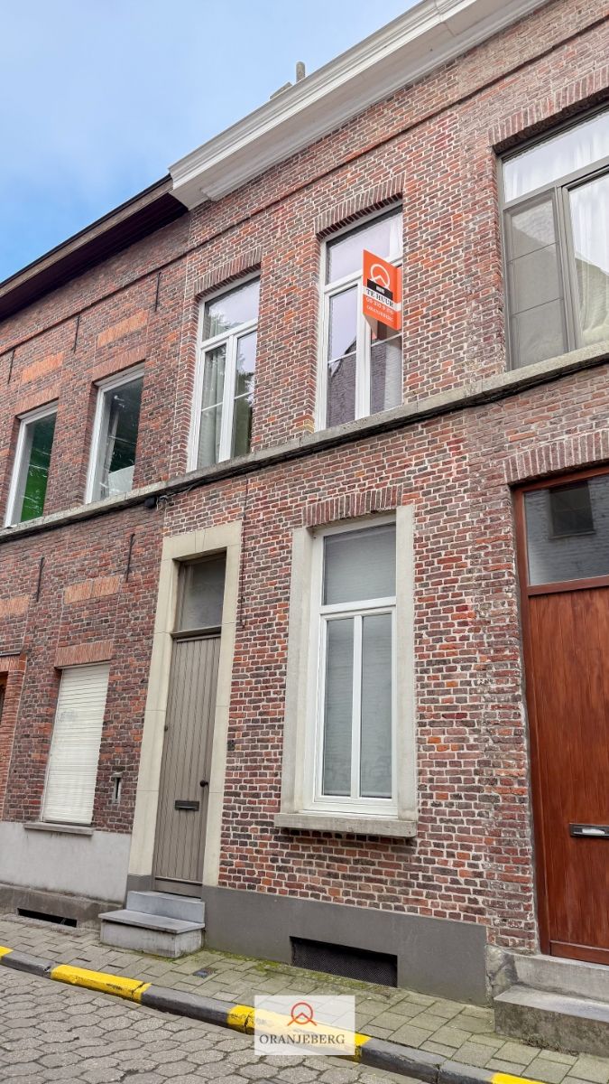 Huis met tuintje vlakbij Coupure foto 3