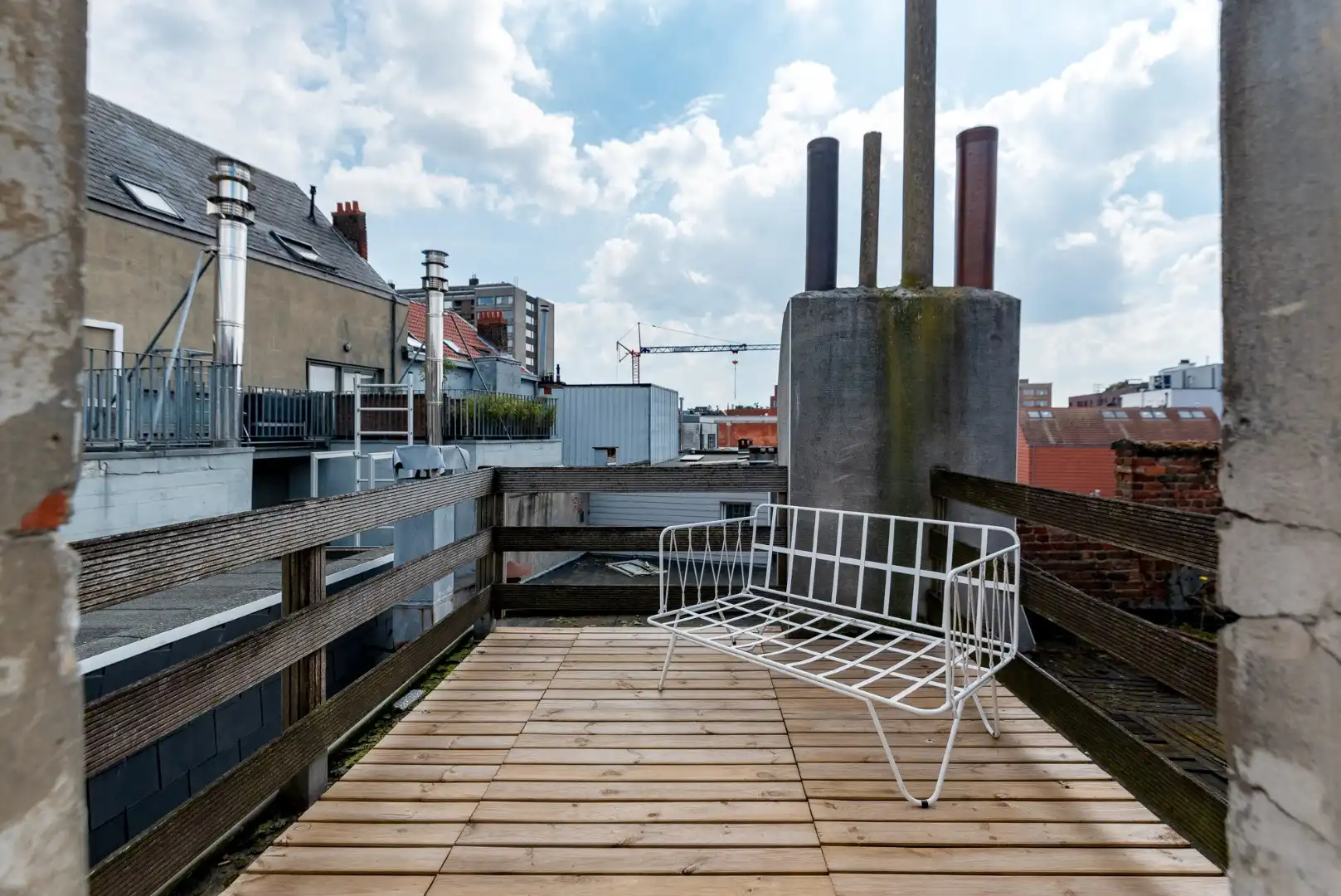 Gerenoveerd appartement met terras, op topligging foto 3