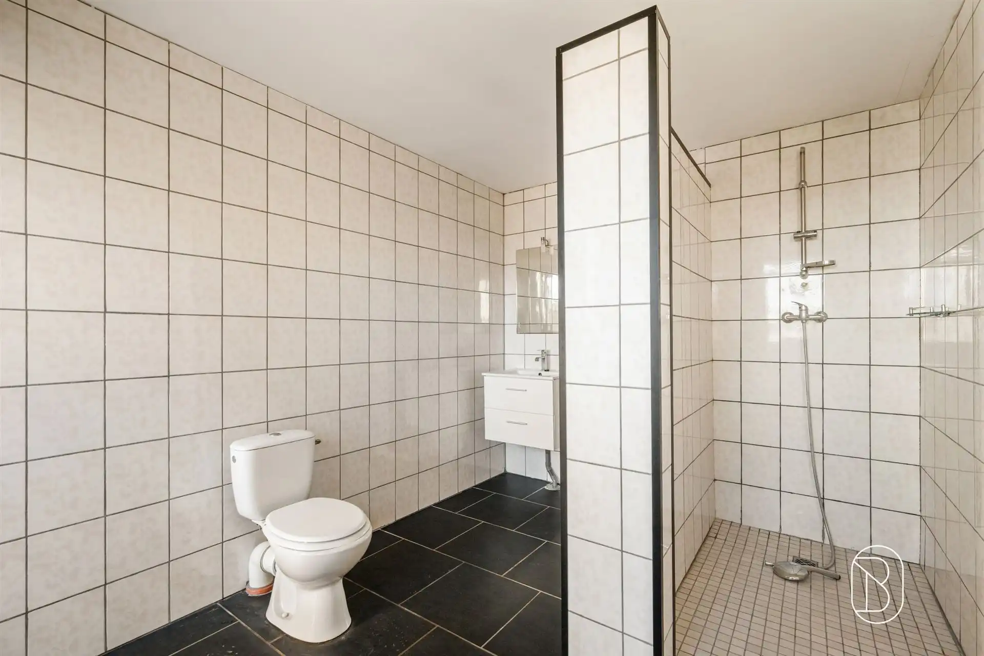 Groot te renoveren huis van 300 m² in Wiers foto 9