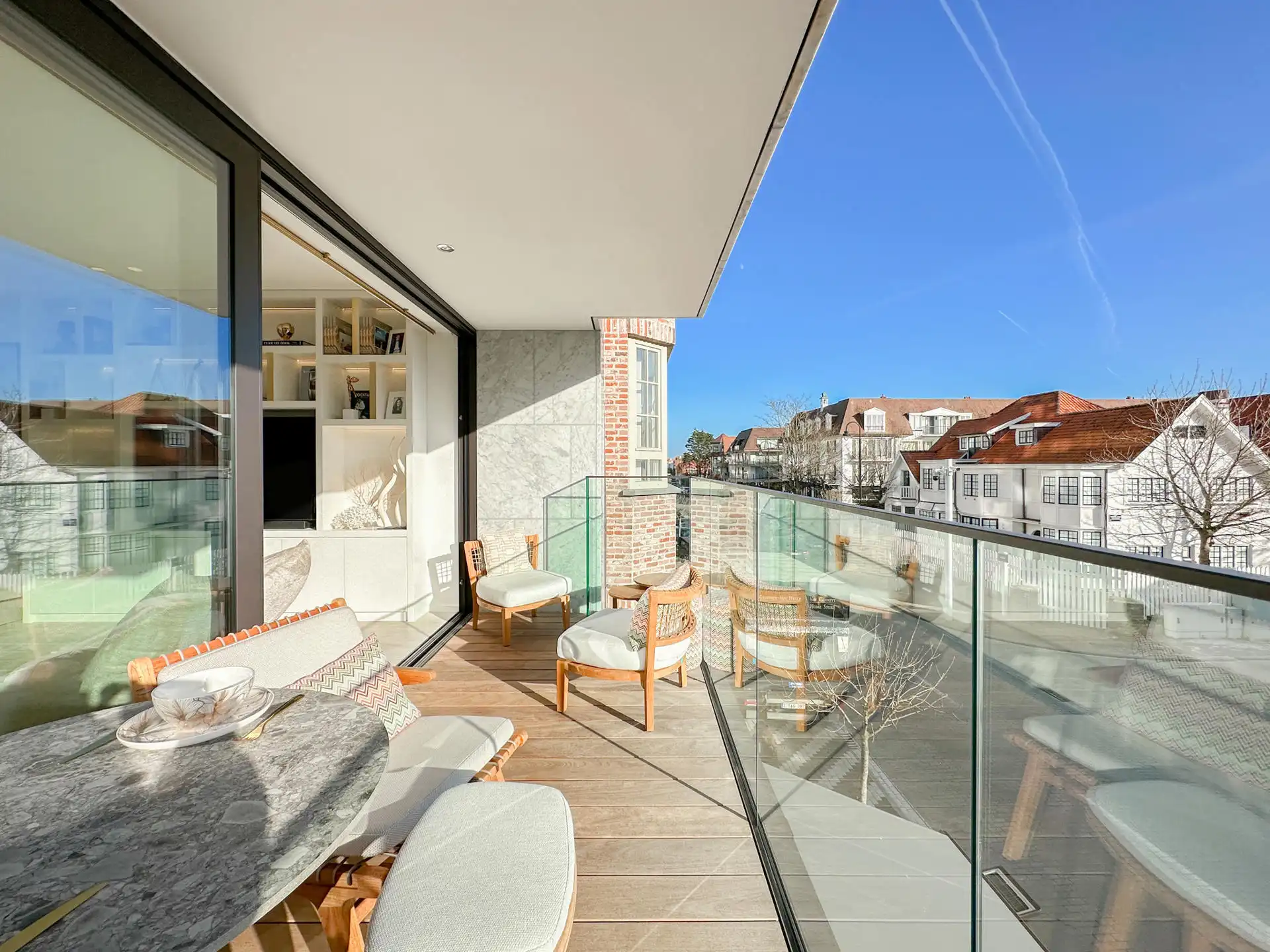 Subliem nieuwbouwappartement in het Zoute met zonnig terras foto 6