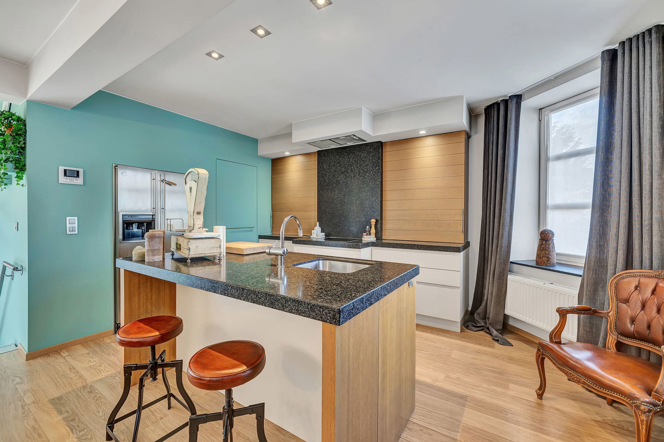 Unieke woning met oplsagplaats foto 4