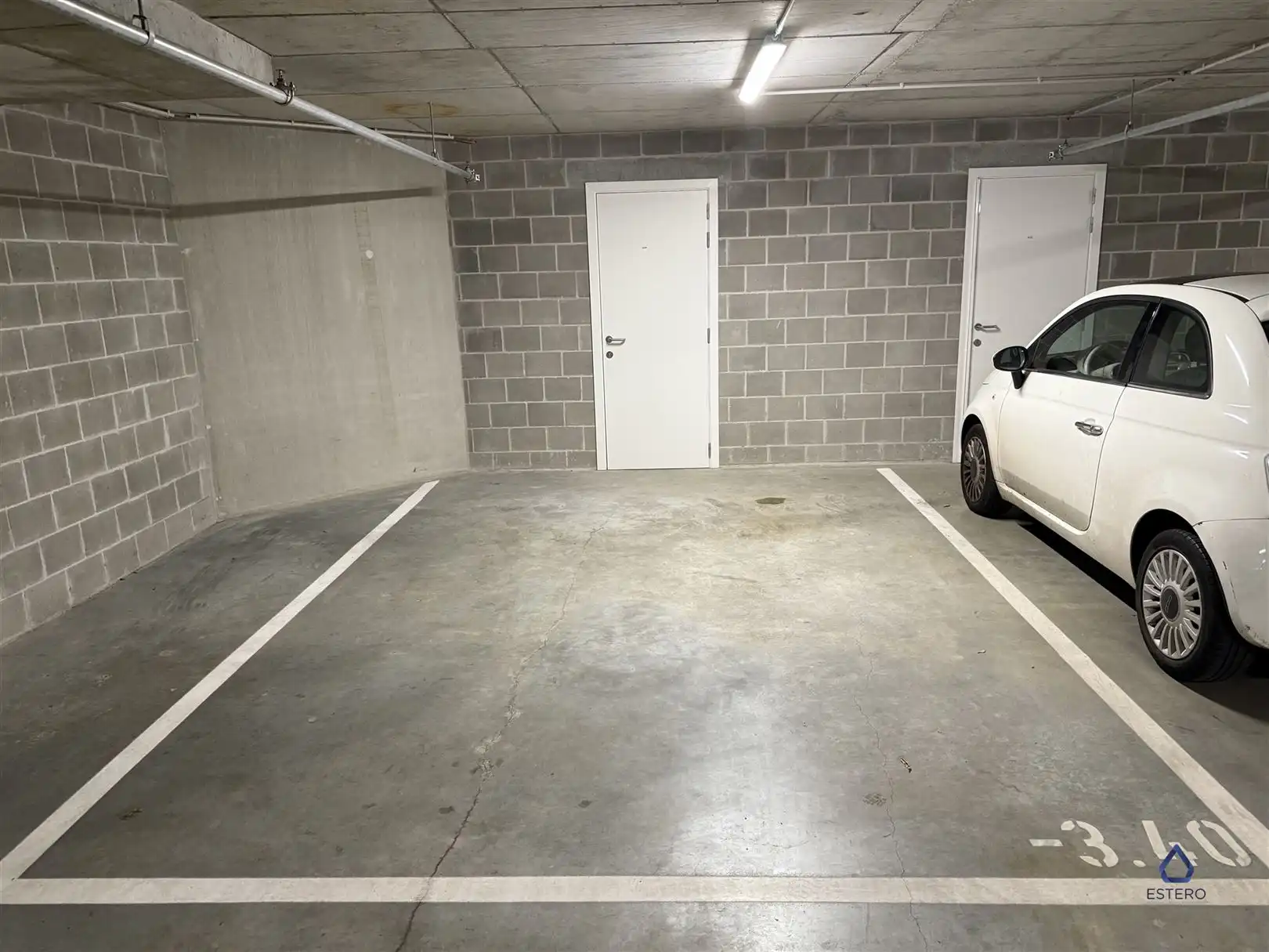 Parkeerplaats te huur Tweelingenstraat 100 - 2018 ANTWERPEN