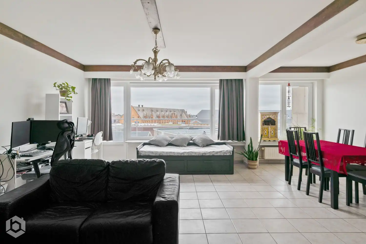 Appartement met 2 slaapkamers en dubbele terras met prachtig uitzicht op de binnenstad foto 3