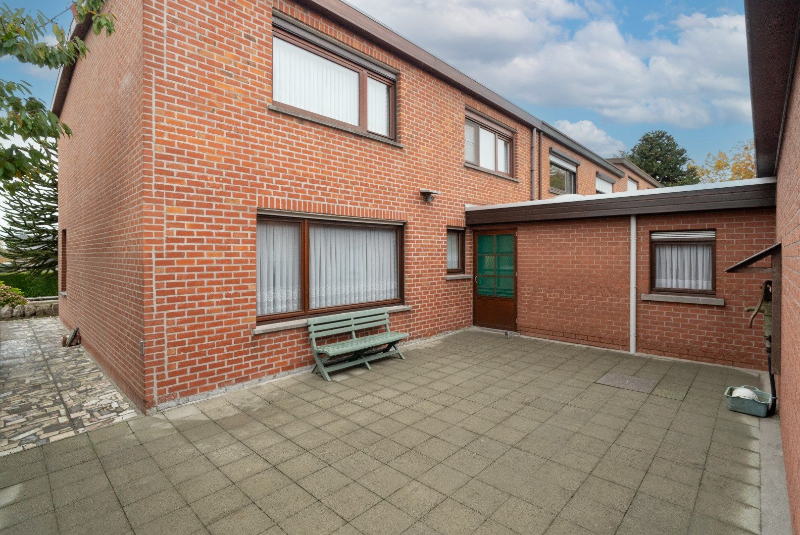 KARAKTERVOLLE HOEKWONING MET TUIN EN GARAGE foto 17