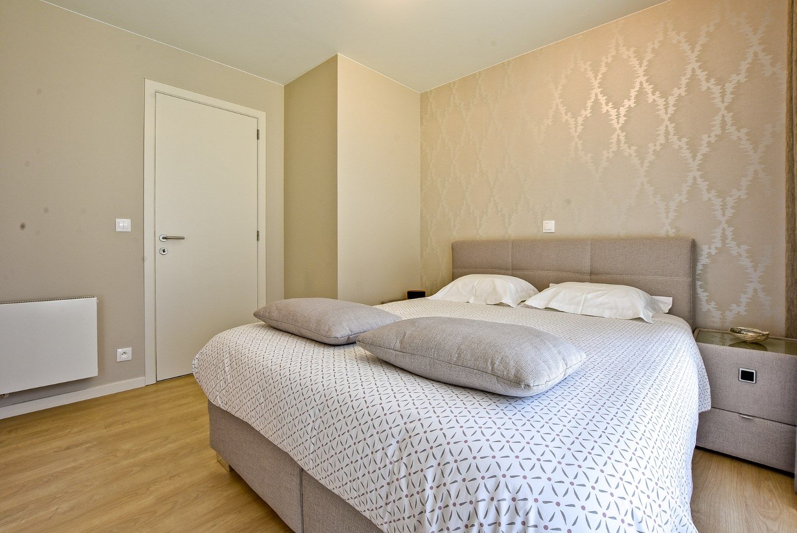 Stijlvol gelijkvloers appartement (2017) met tuin en twee terrassen in Nieuwpoort-Stad foto 8