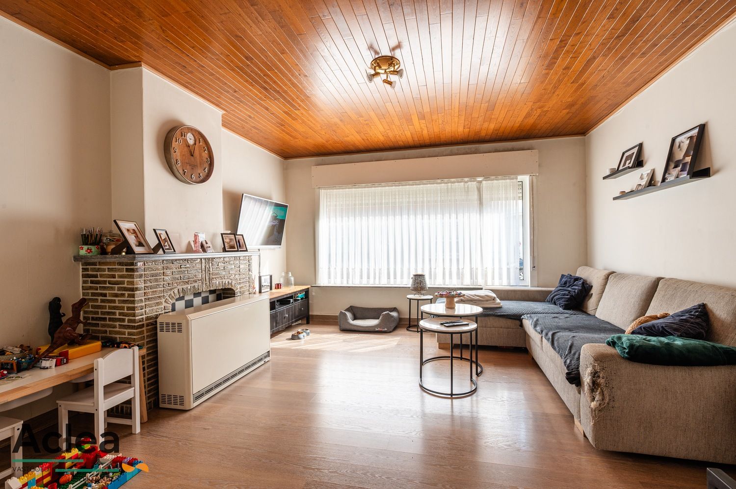 Verzorgde woning met 2 zeer ruime slpks en bureauruimte foto 4