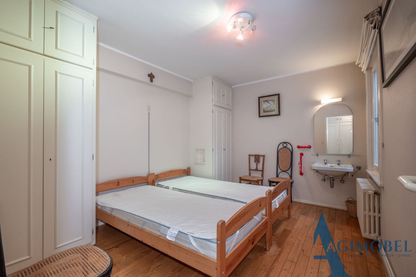 Ruim 2-Slaapkamer Appartement nabij Zeedijk & Shopping hart van Knokke foto 8