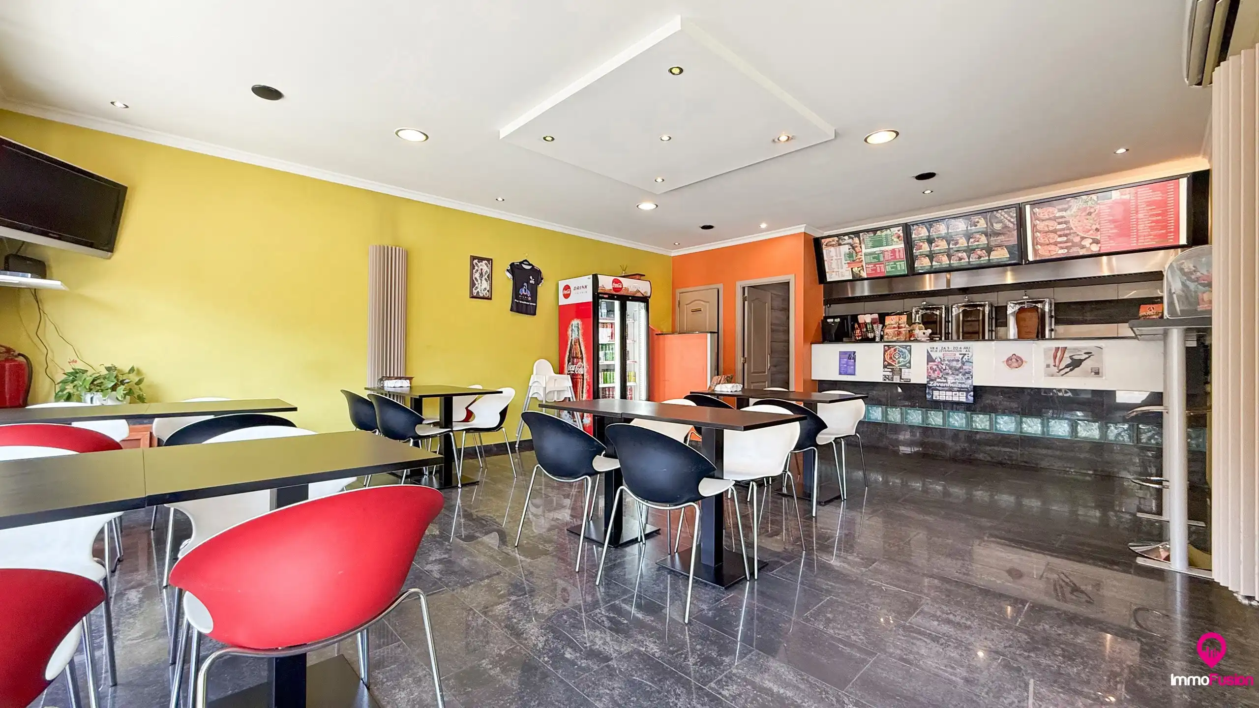 Unieke investeringskans: handelspand én appartement met tuin foto {{pictureIndex}}