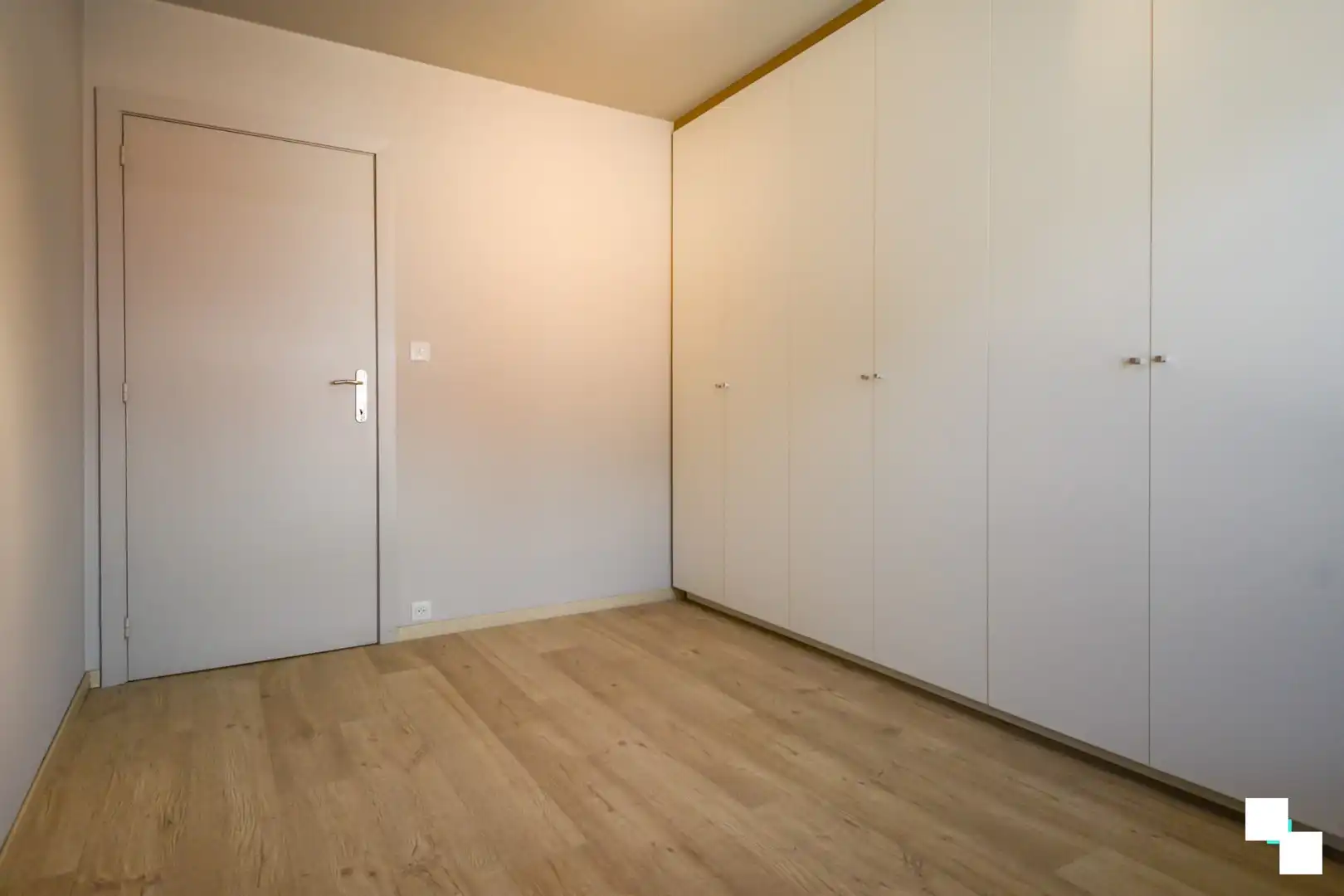 Ruime gesloten woning met 3 slaapkamers en prachtige tuin foto 16