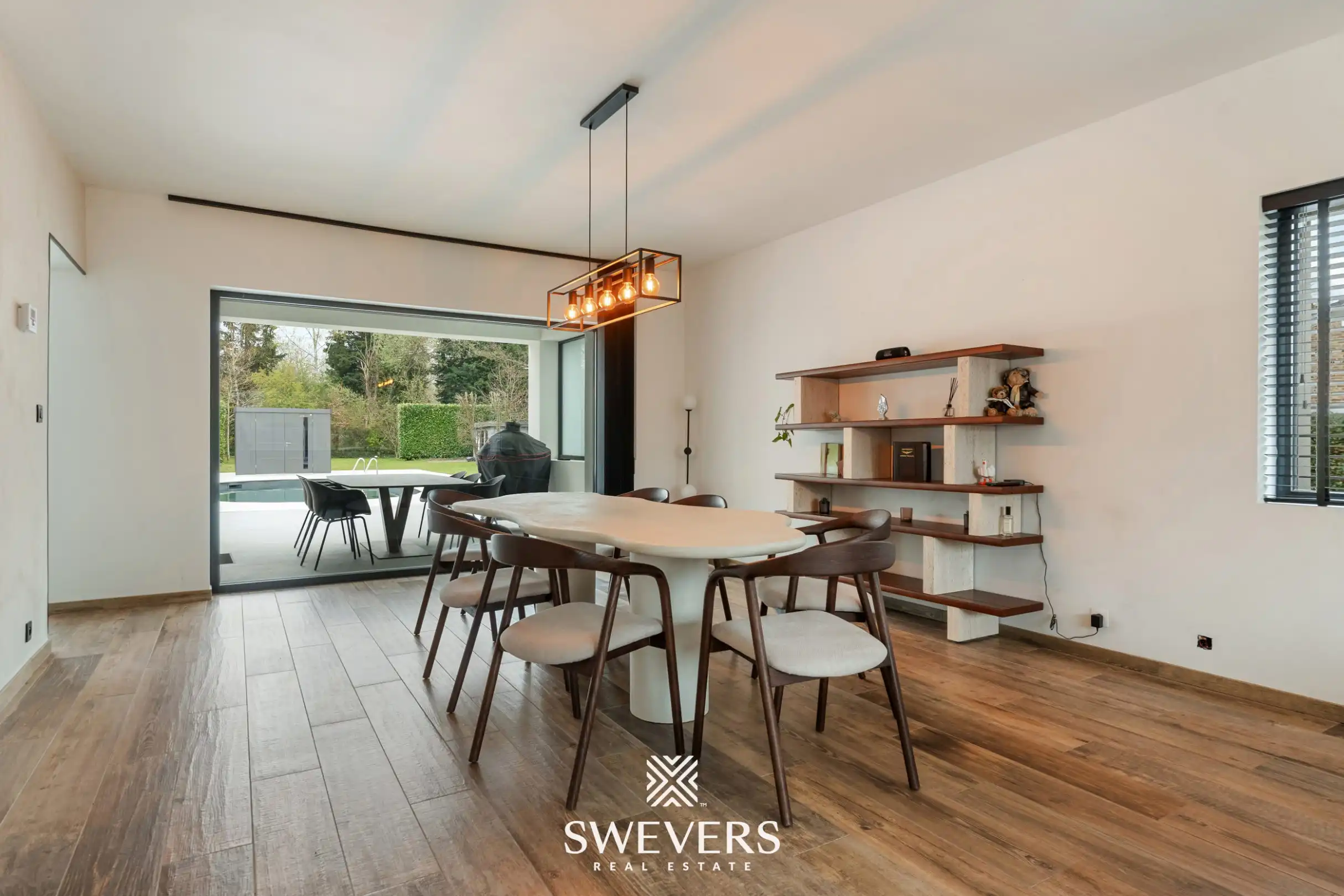 Volledig gerenoveerde villa met zwembad op prachtig perceel van 27a 49ca in Herk-de- Stad foto 4