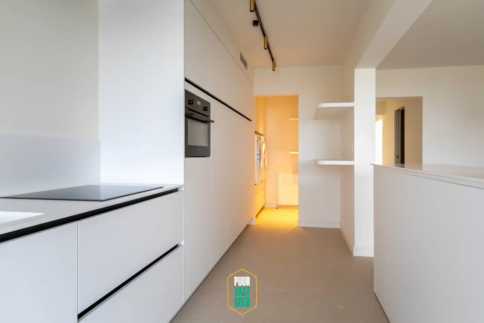 Ruim gerenoveerd en gemeubeld appartement voor tijdelijke verhuur foto 5