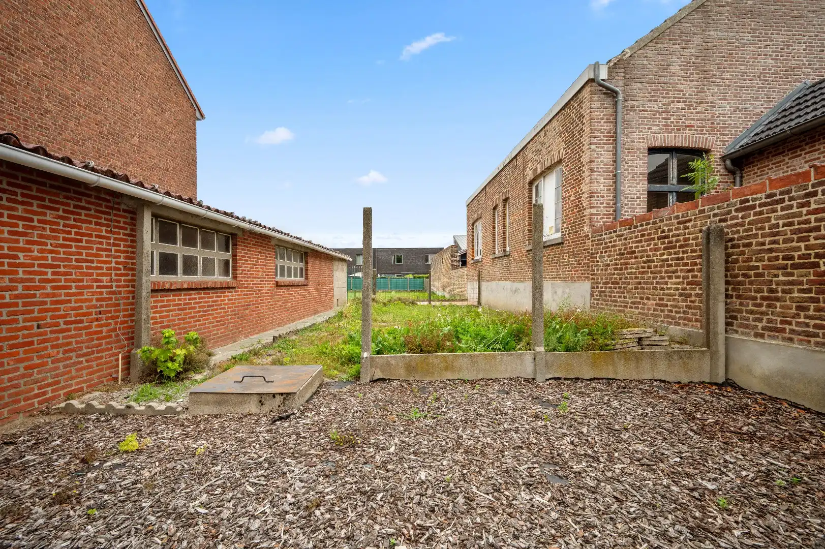 Ruime gezinswoning met 4 slpks met ruime tuin op rustige ligging foto 28