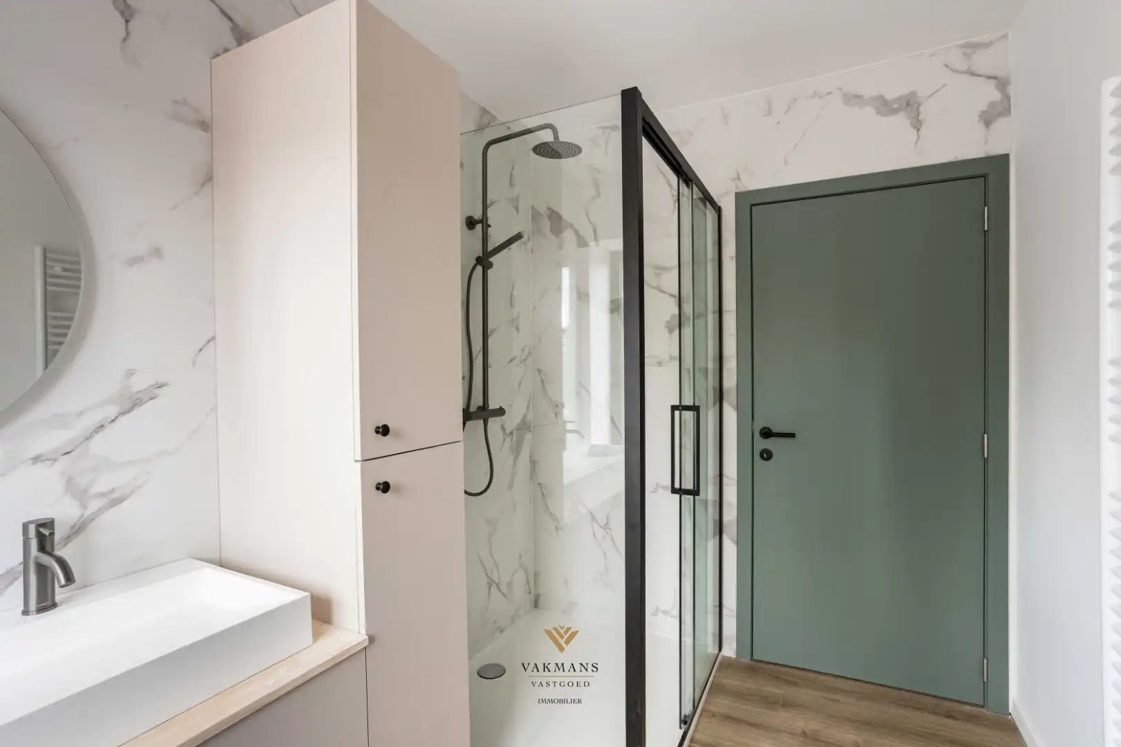 Een vernieuwd huis met 3 slaapkamers en garage foto 26