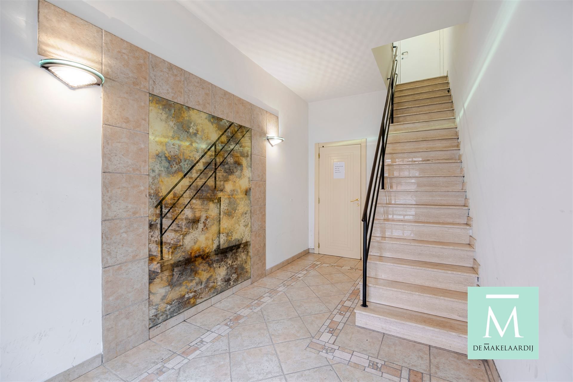 Appartementsgebouw foto 14