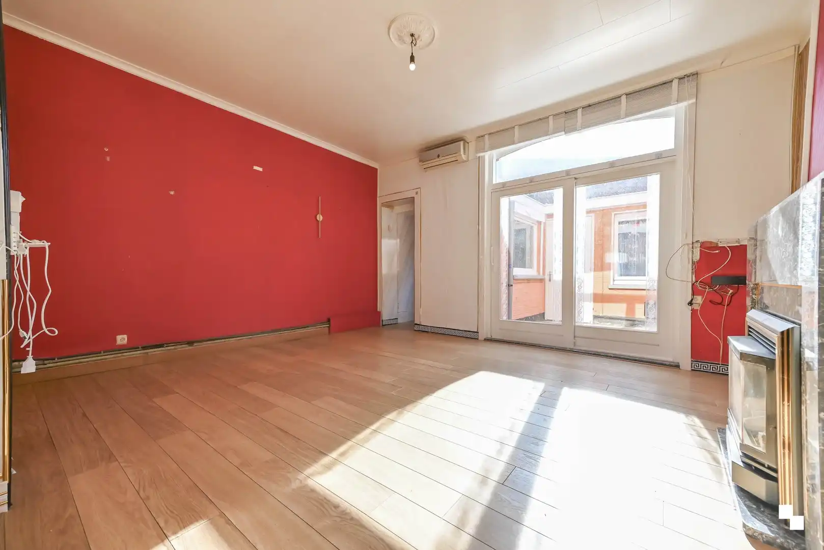 Knusse rijwoning nabij centrum Izegem foto 7