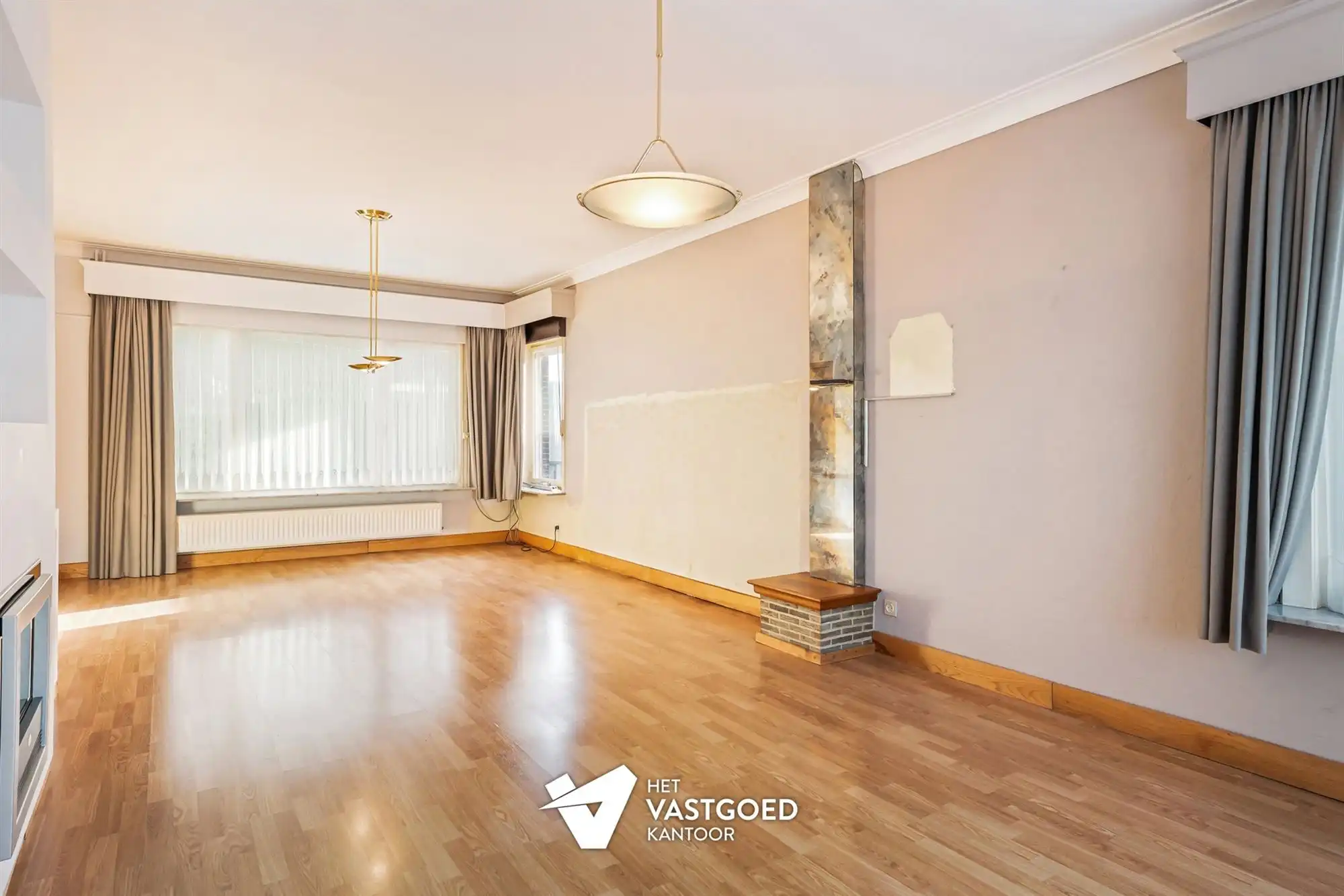 INSTAPKLARE WONING MET LEUKE TUIN EN GARAGE foto 5